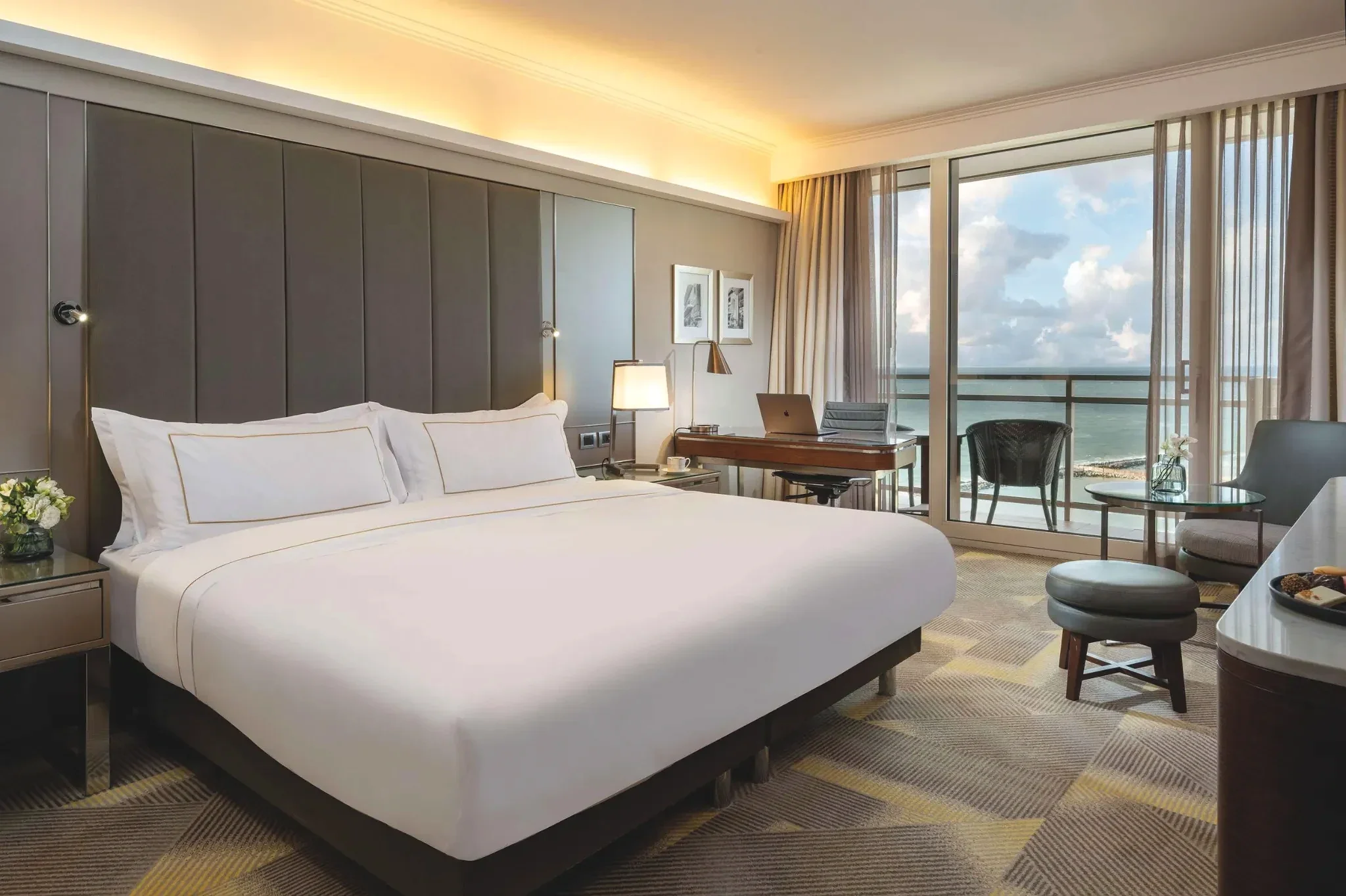 MM_Camera Hilton.webp