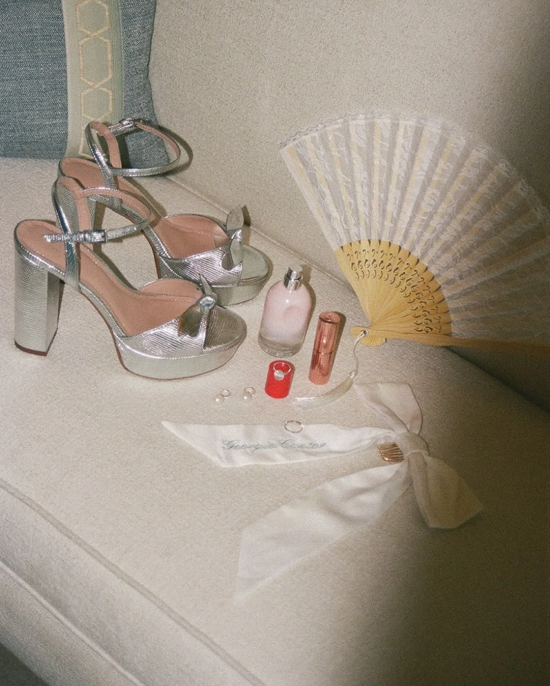 Moments from Georgia &amp; Tom at the Savoy on 35mm film and digital 🤍

Planner @elegantebymichellej 
Dress @emmabeaumontatelier 

#SavoyWedding #FilmWeddingPhotography #35mmFilm #LondonWeddings #WeddingEditorial #LuxuryWedding#JewishWedding