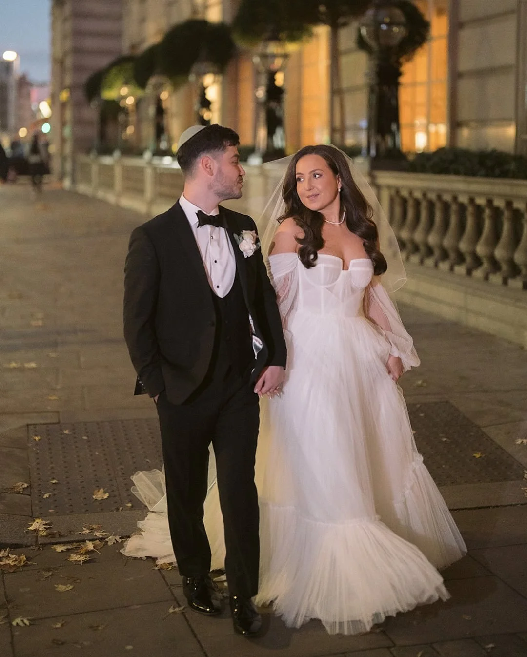 An autumn wedding at Rosewood London carries its own kind of magic and this one felt truly unforgettable. 

J&amp;j&rsquo;s chuppah ended just after sunset, which meant their couple portraits took place in the most ethereal blue hour light.

Big than