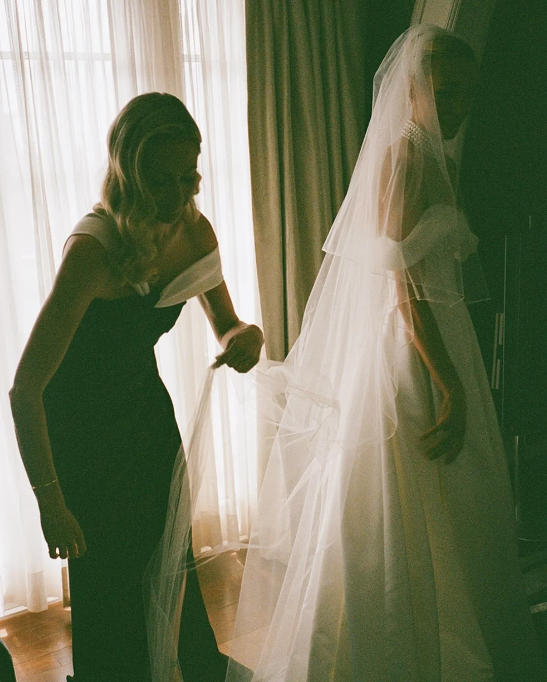Memories from Charlotte &amp; Alfie&rsquo;s stunning wedding day at the Corinthia all shot on #35mm film 📸

Venue @corinthialondon 
Planning @celebrationsbyjennysunuwar 
Dress @millanova 
Florist @cupid_installations_ 
Make up @gracekelly_mua 
Hair 
