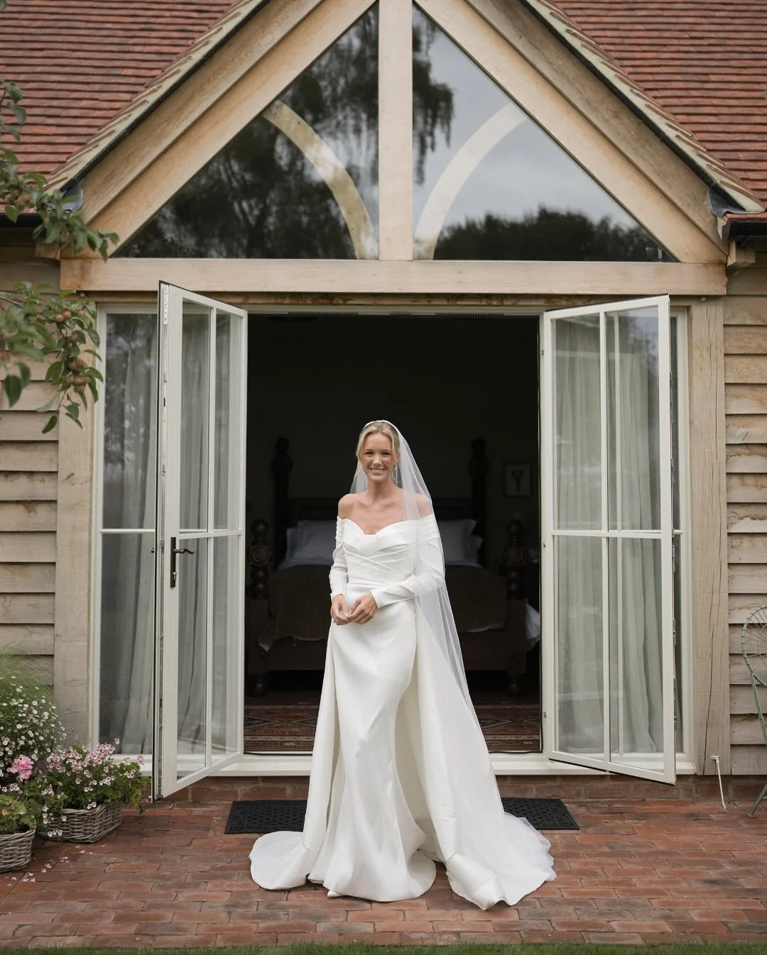 Katherine &amp; Michael tied the knot in the local church before celebrating in the most beautiful marquees at the family home ✨ The decor was absolutely breathtaking, every detail looked incredible, from the florals to the lighting. Katherine looked