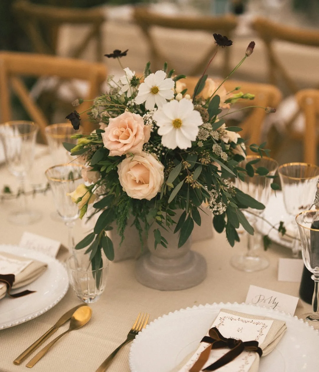 Candlelight and seasonal florals really are a photographer&rsquo;s dream.  Like the ones Alice &amp; Jo had for their quintessentially British marquee wedding.

Wedding stylist / planner: @occasion.queens 
Wedding dress: @millanova 
Dress boutique: @