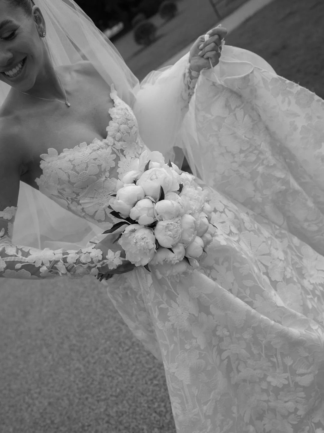 Love in black and white. Talia &amp; Reiss 🫶🏻 

#candidweddingphotography #blackandwhitephotography #blackandwhiteweddingphotography