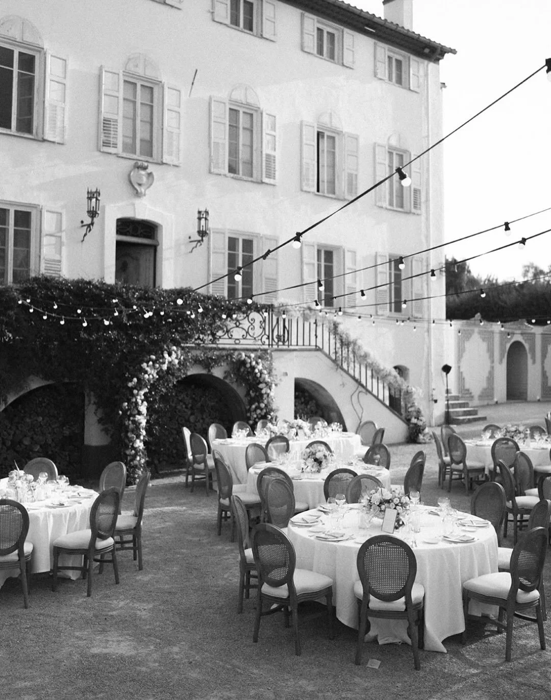 Sophie &amp; Luke in the South of France 🫶🏻 

#destinationwedding #southoffrancewedding #nicewedding #destinationweddingphotographer