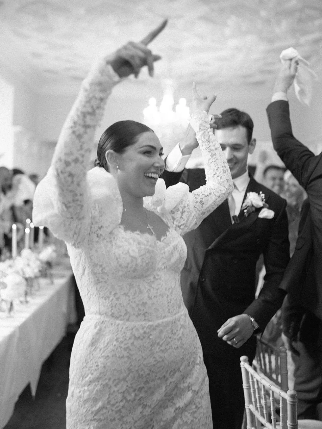 Rosie is that girl!! 🫶🏻🤍🫶🏻🤍

#weddingphotography #candidweddingphotography #bridestyle