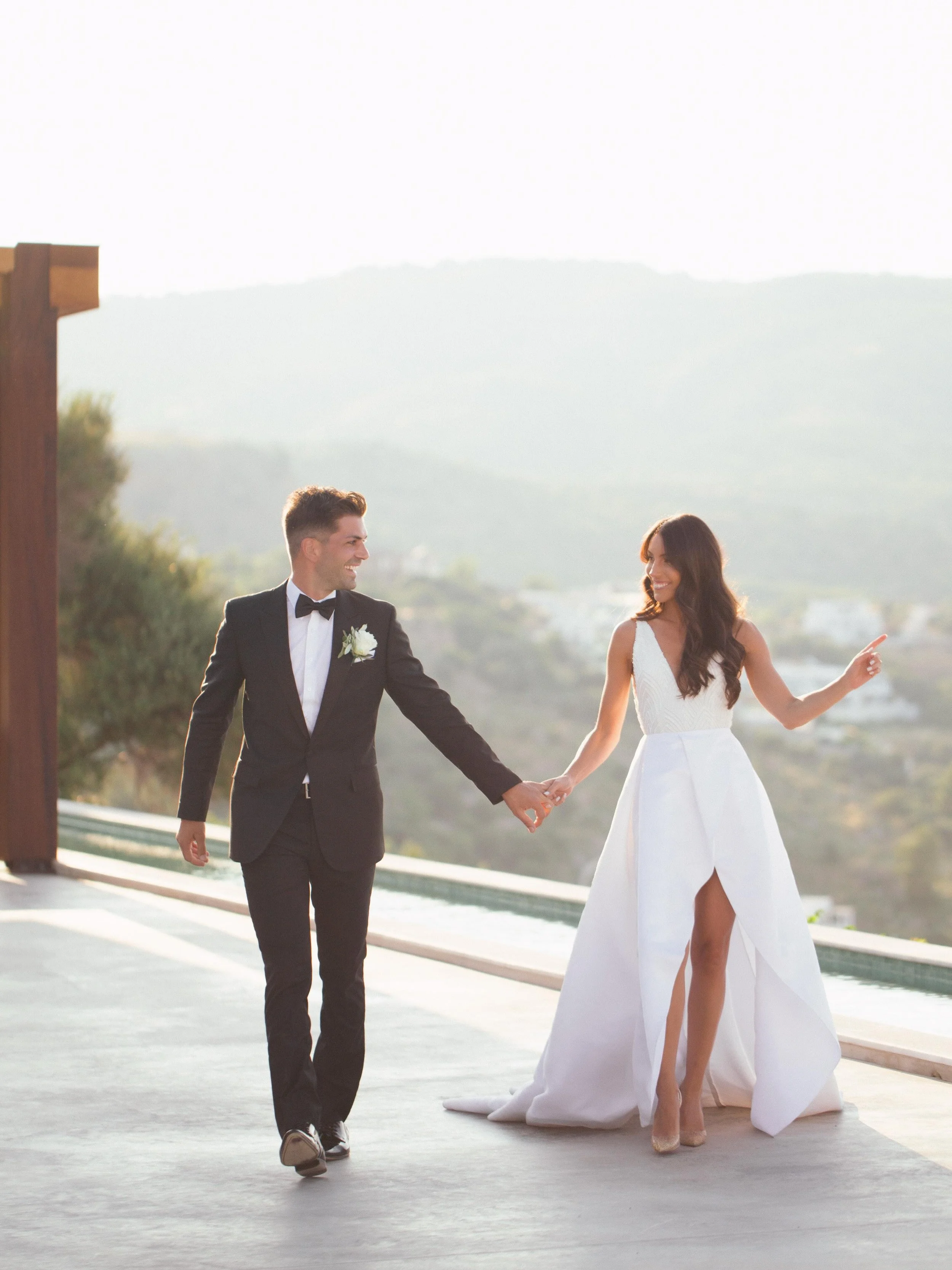 Miranda &amp; Tom making their entrance at Ktima Lindos 🫶🏻 

#rhodeswedding #lindoswedding #greecewedding