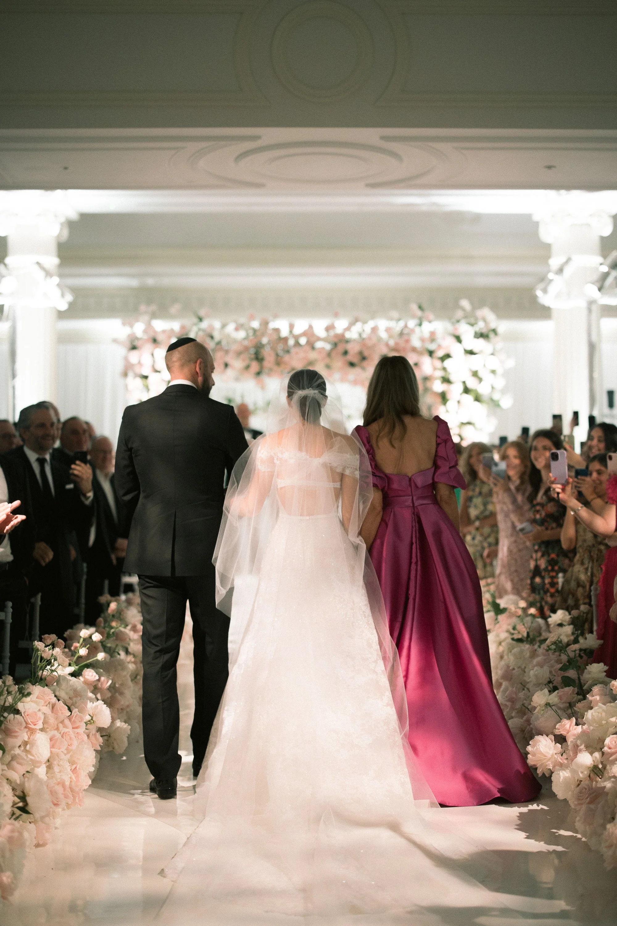 savoy-london-jewish-ballroom-wedding-pink-roses-38.jpg