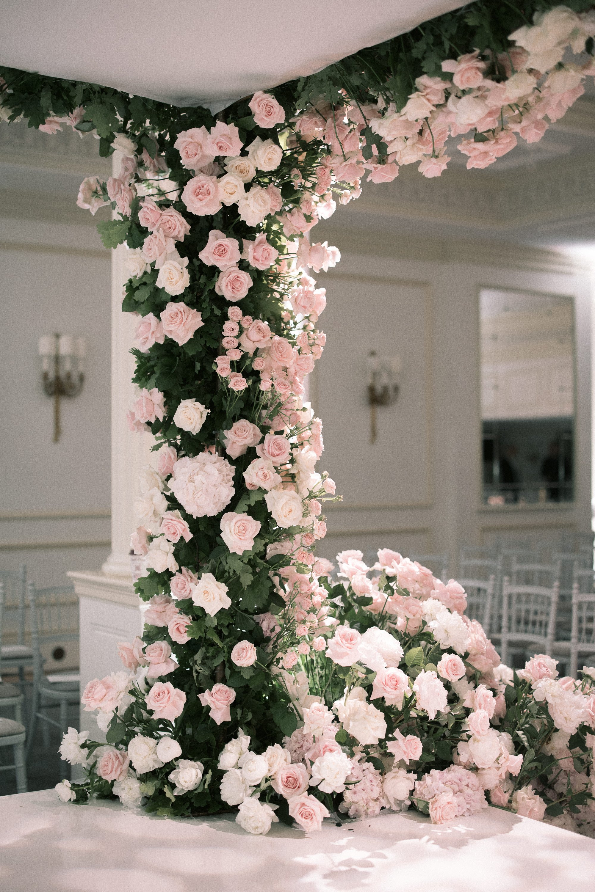 savoy-london-jewish-ballroom-wedding-pink-roses-26.jpg