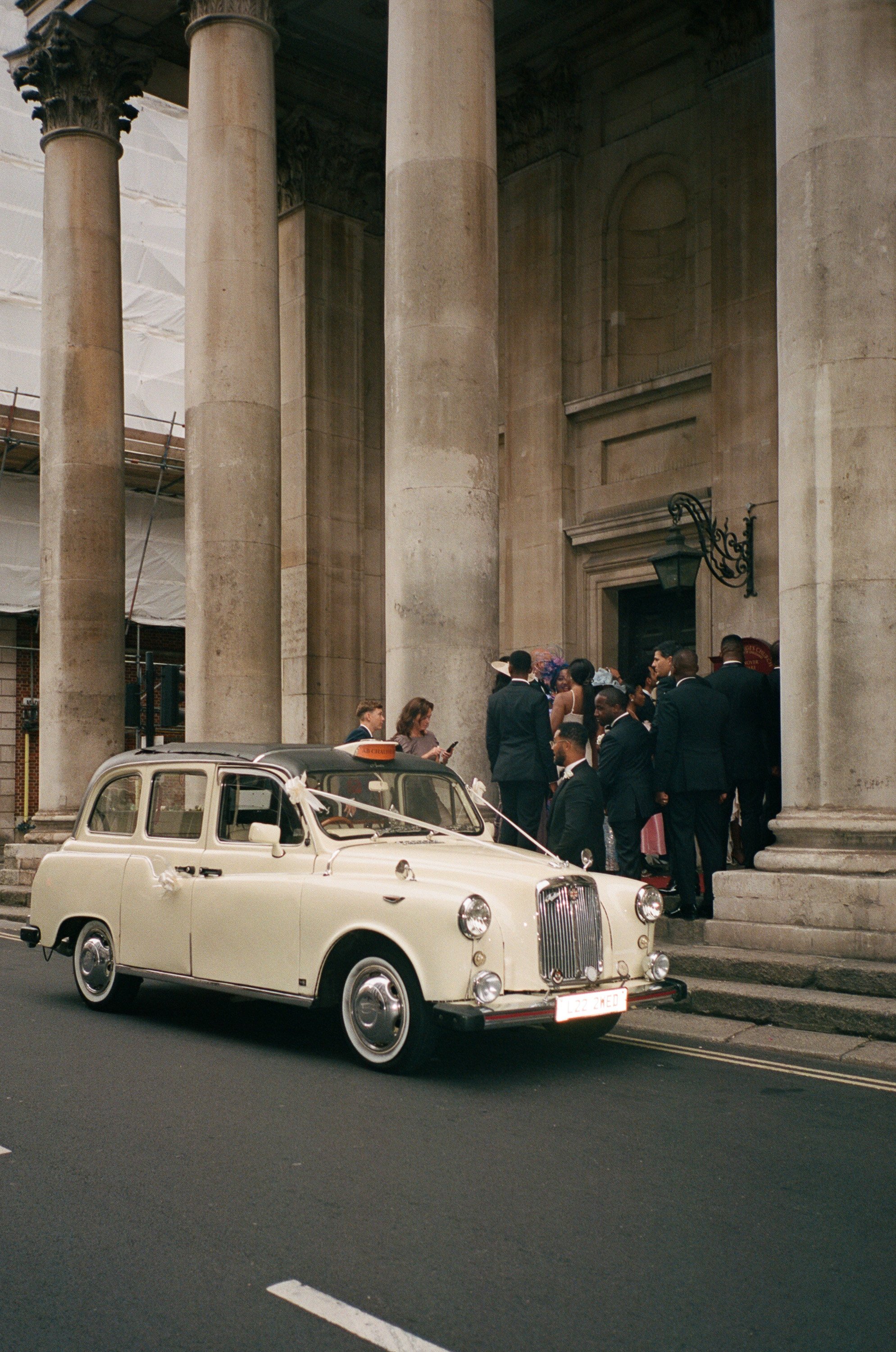 national-gallery-london-wedding-35mm-film-24.jpg