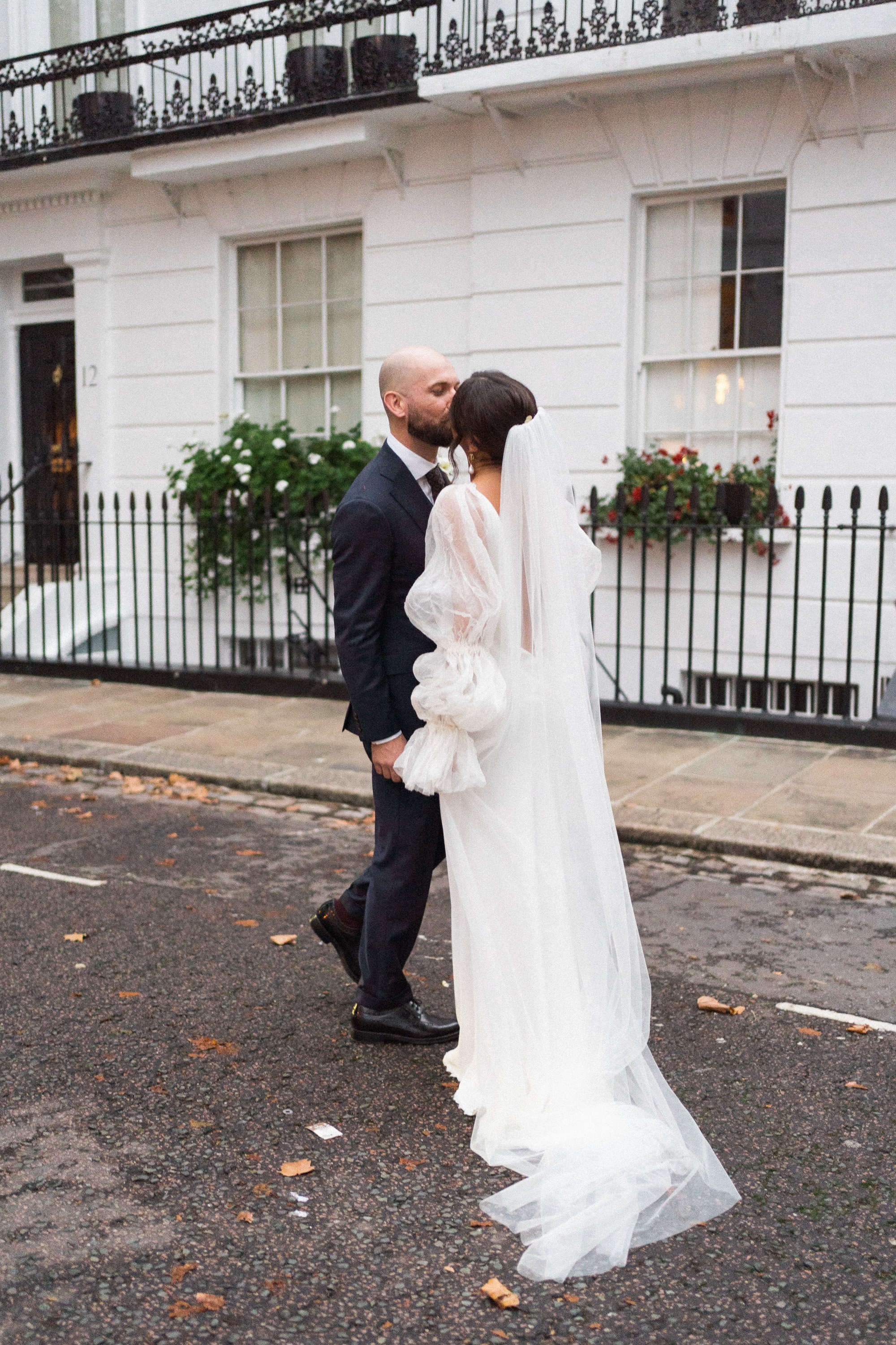 wild-by-tart-chelsea-town-hall-london-micro-wedding-phoebe-jonathon-82.jpg