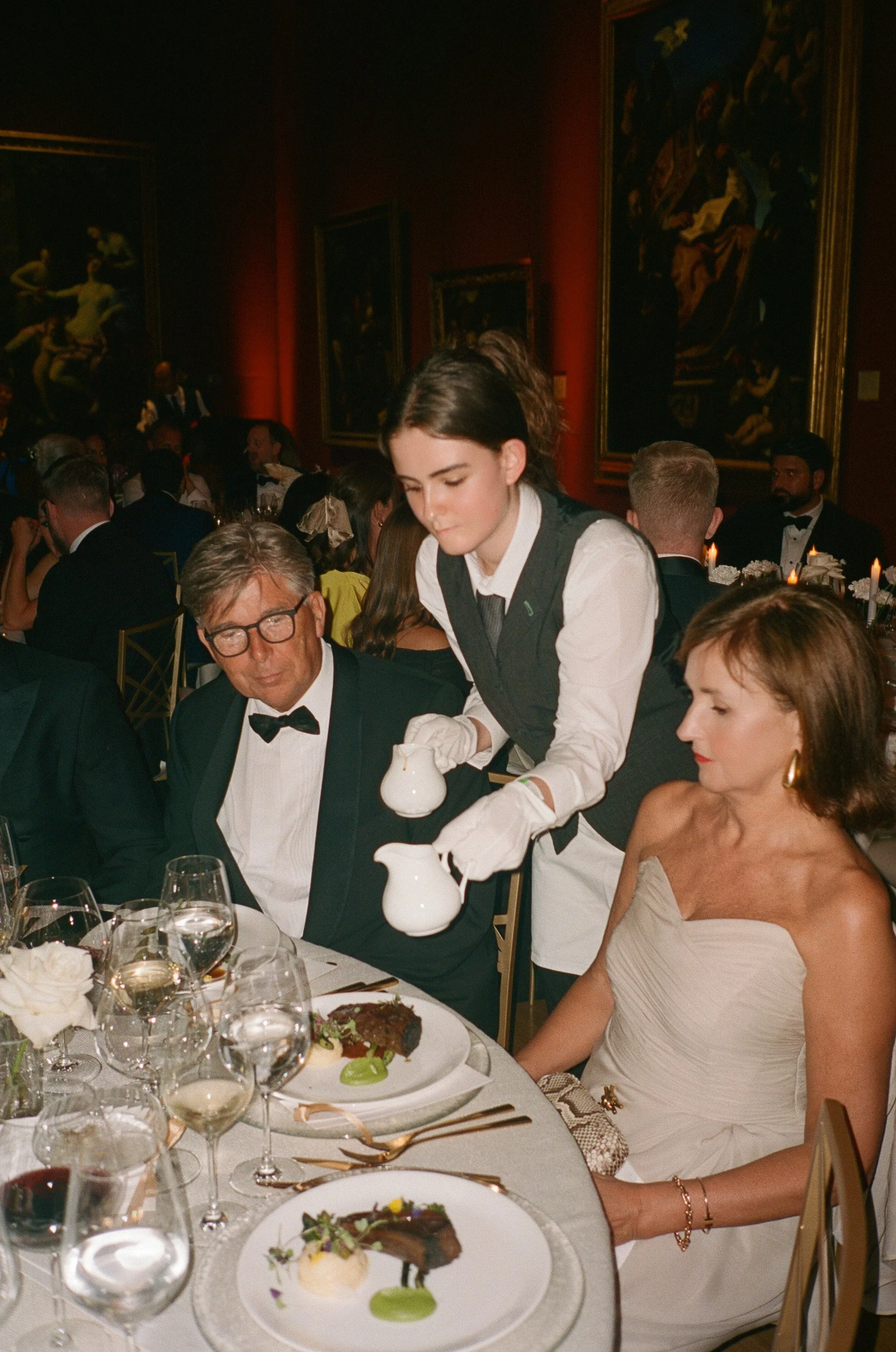 national-gallery-london-wedding-35mm-film-53.jpg