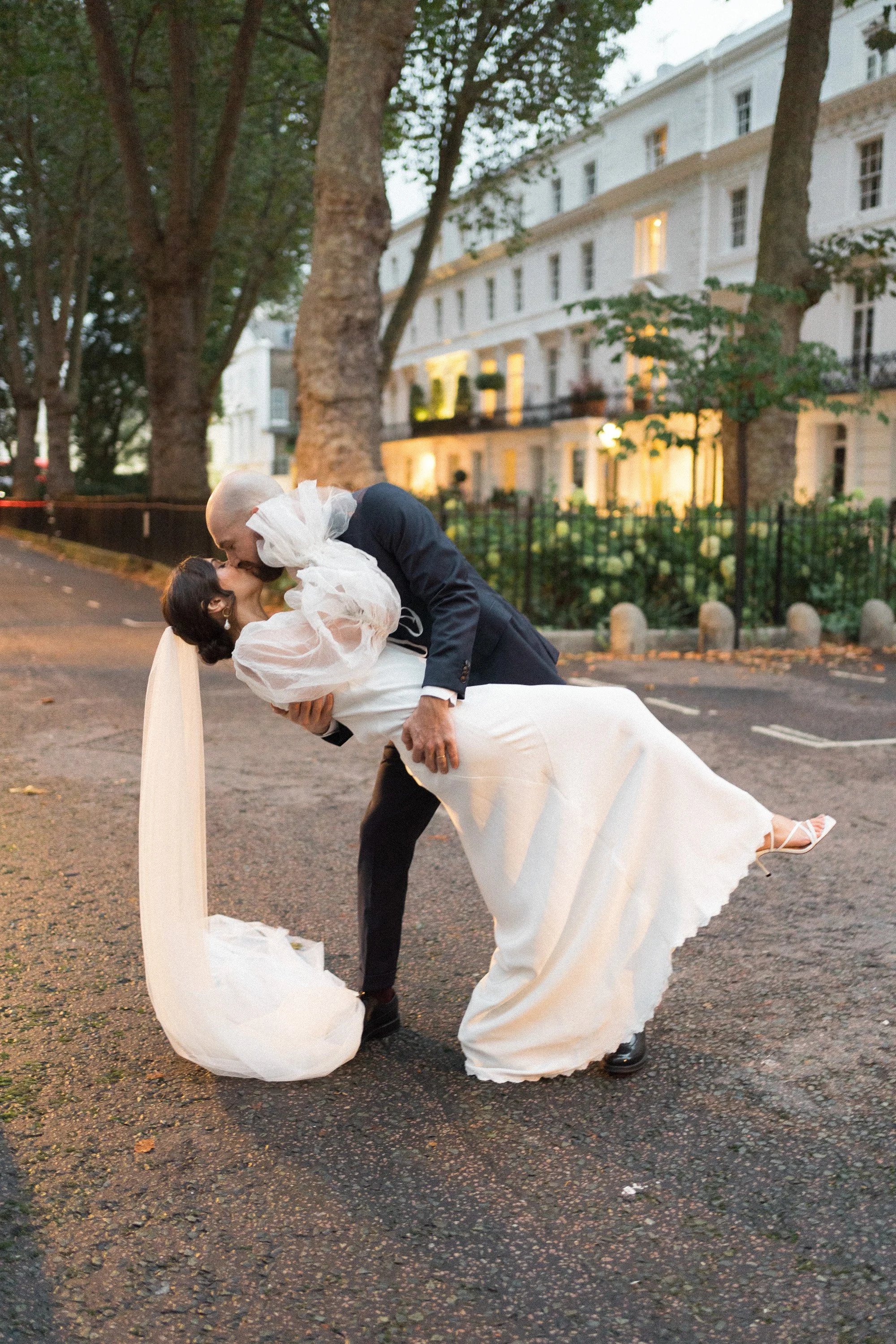 wild-by-tart-chelsea-town-hall-london-micro-wedding-phoebe-jonathon-84.jpg