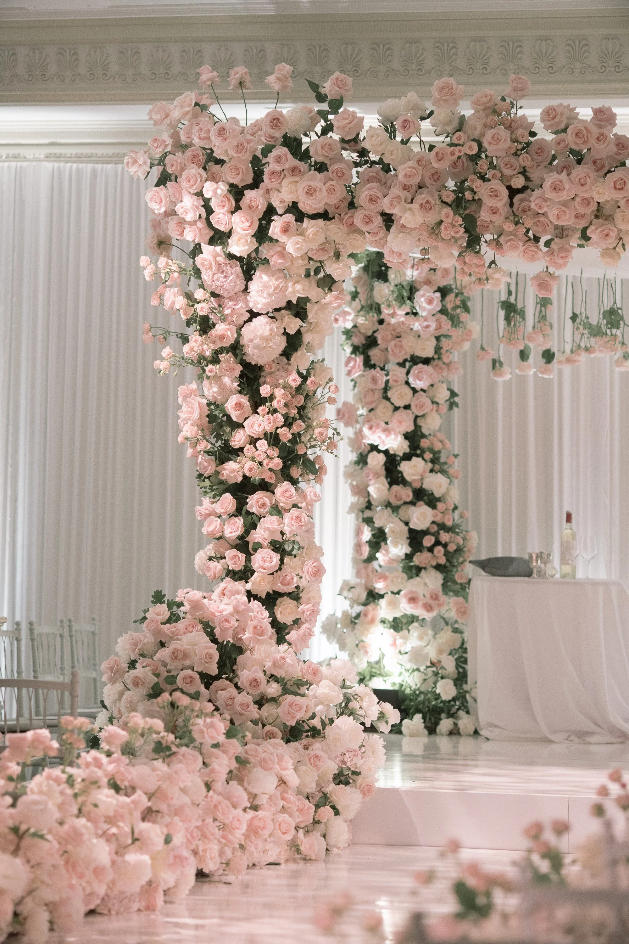 savoy-london-jewish-ballroom-wedding-pink-roses-27.jpg