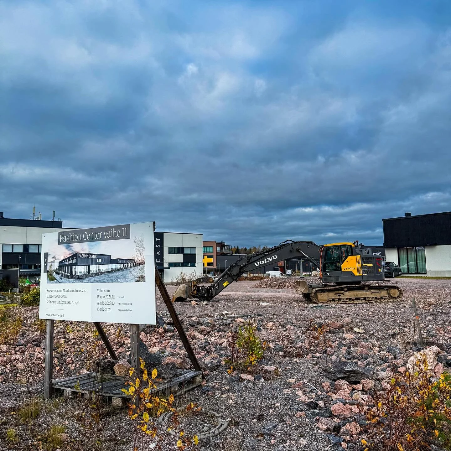 &rdquo;Kuokka jo maassa&rdquo;
&Auml;ssien bitumikateurakointi mukana rakentamassa Fashion Centerin uutta vaihetta!

Pelti-&Auml;ss&auml;t on valittu kattourakoitsijaksi Fashion Centerin seuraavaan laajennusvaiheeseen Vantaan Vehkalassa.

Fashion Cen