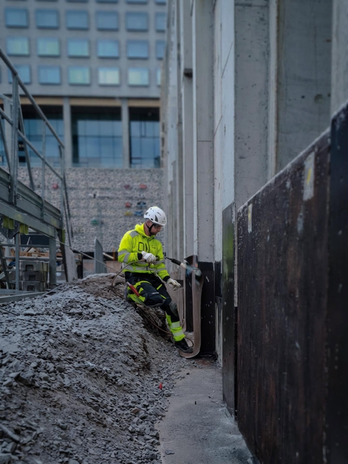 T&auml;n&auml; vuonna &Auml;ssien kermiurakoinnissa on ollut todellista huisketta 🔥

100 000 m&sup2; kattoa
11 000 m&sup2; eristetty&auml; sokkelia

Ja ensi vuosi
n&auml;ytt&auml;&auml; silt&auml;, ett&auml; n&auml;m&auml; luvut ly&ouml;d&auml;&auml