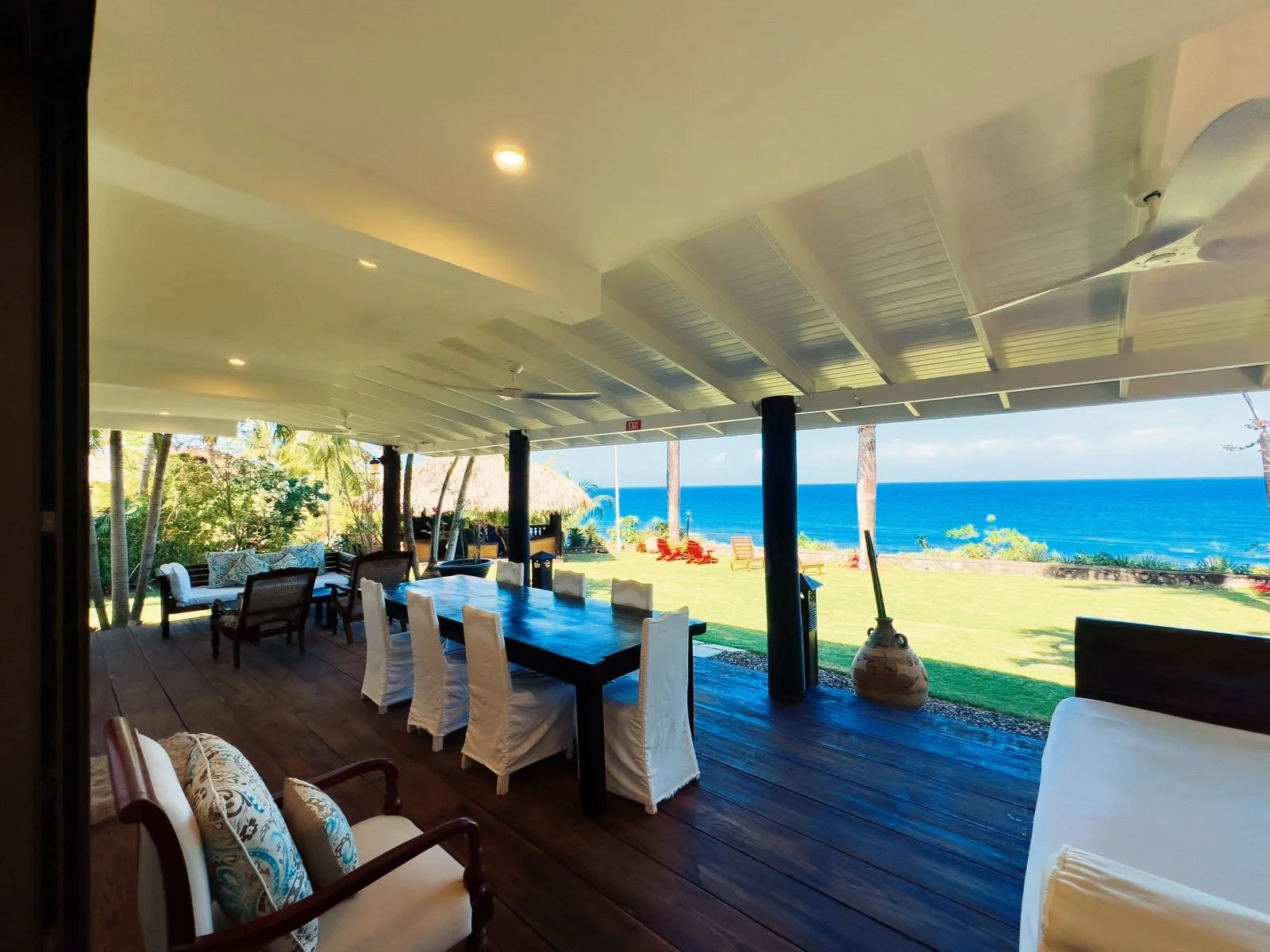 Moonraker Private Patio, Backyard & Cabana 