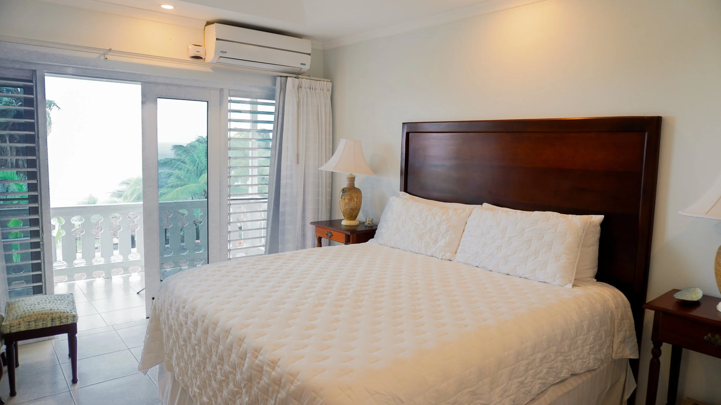 Villa Jaime | King Bedroom 