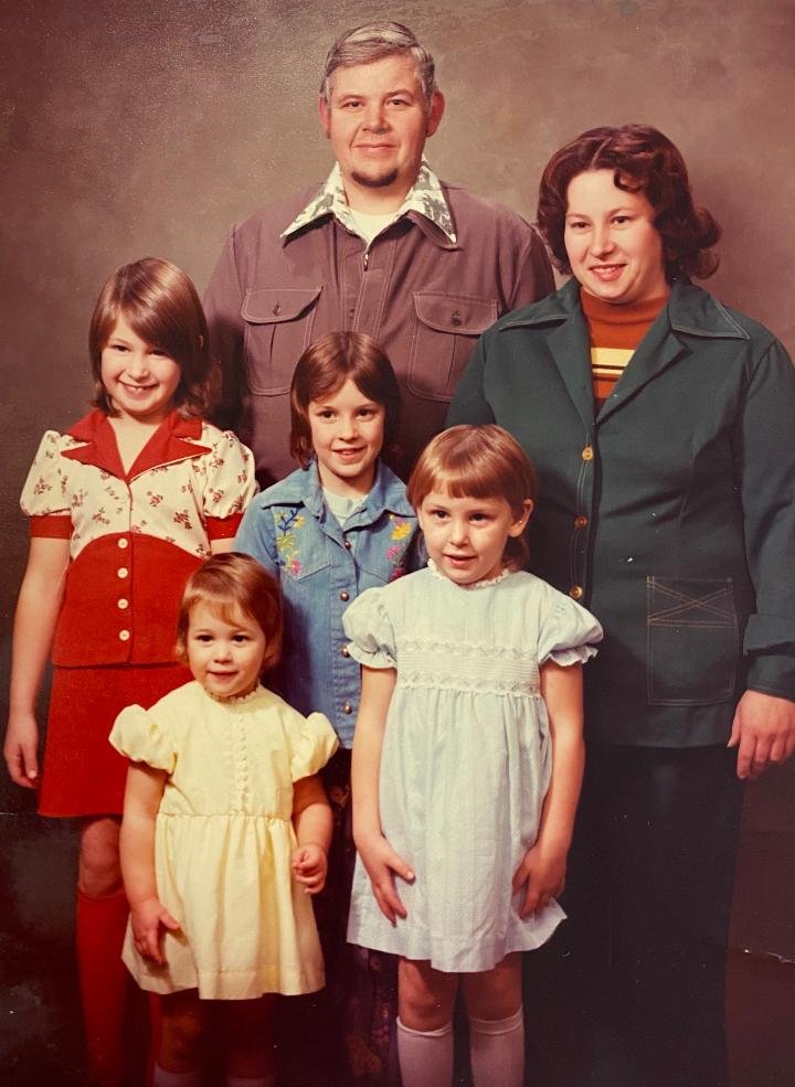 The Stitch it! Sisters Family 1977.jpg