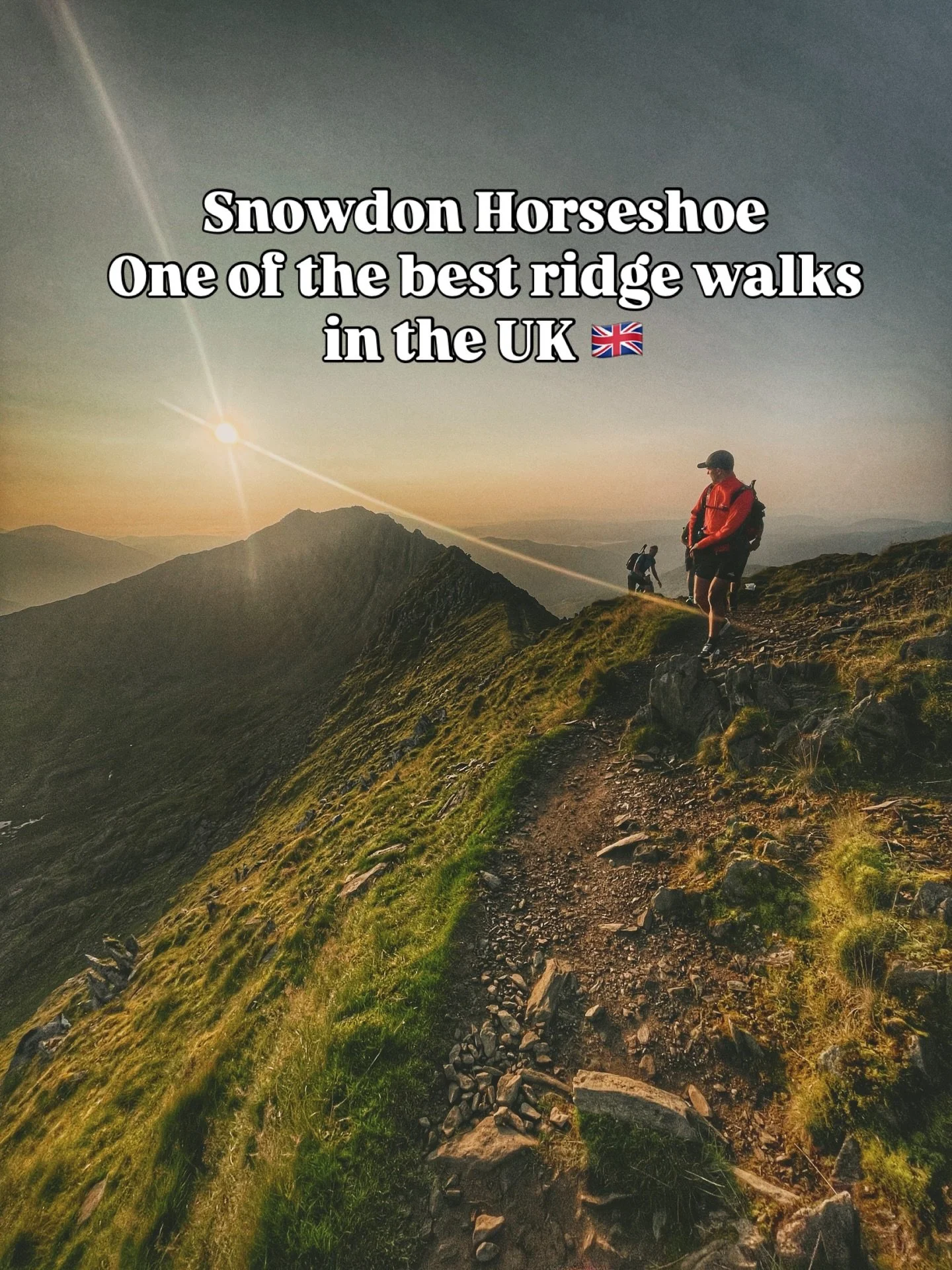 ☀️Join us in the 11th of April 👇
The Snowdon Horseshoe is widely considered one of the best mountain routes in the UK, combining hiking, scrambling, and some of the most dramatic ridge walking in Wales.
Starting in Eryri National Park, this classic 