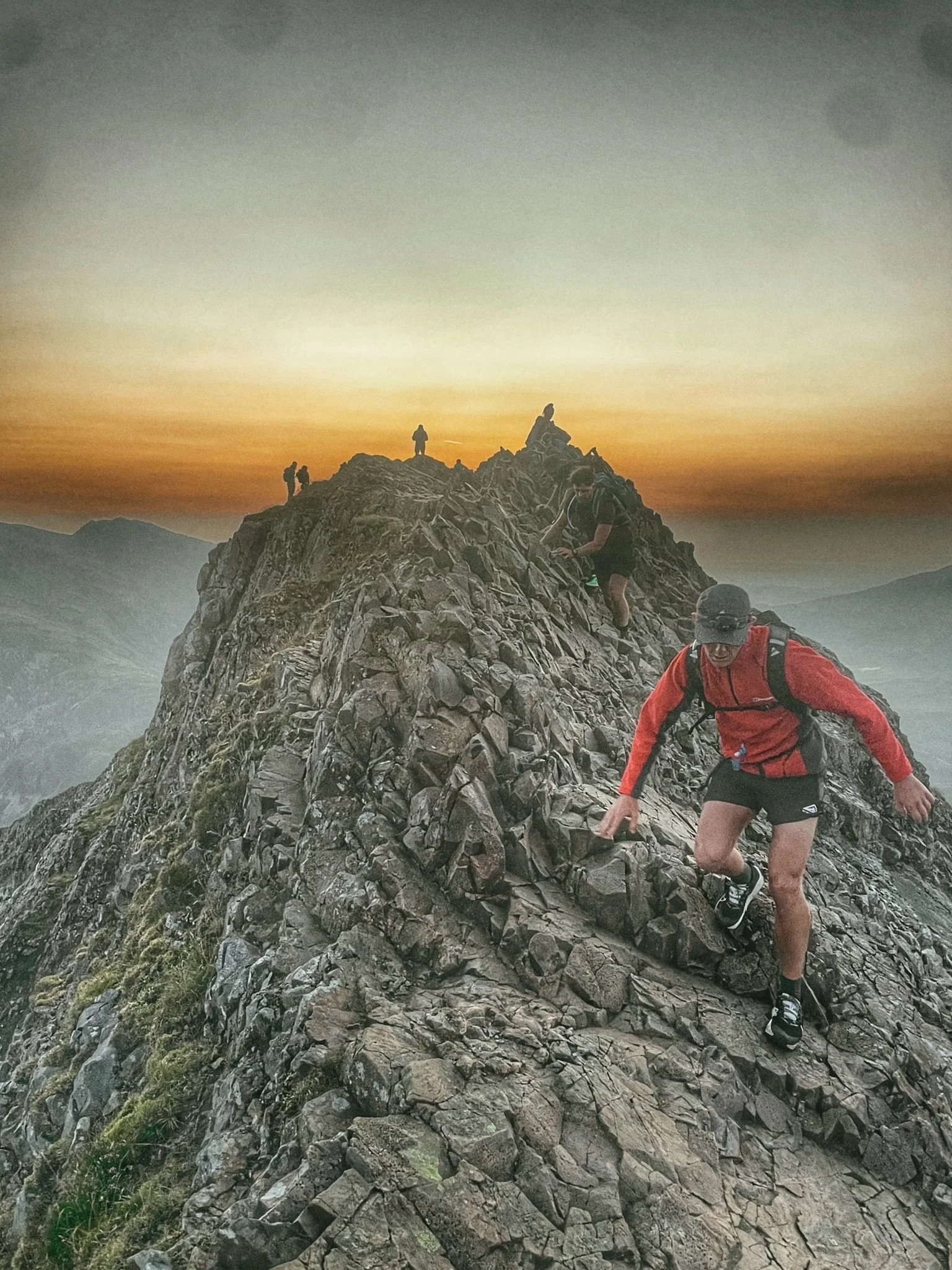sunrise guided scrambling on crib goch snowdon horseshoe yr wyddfa