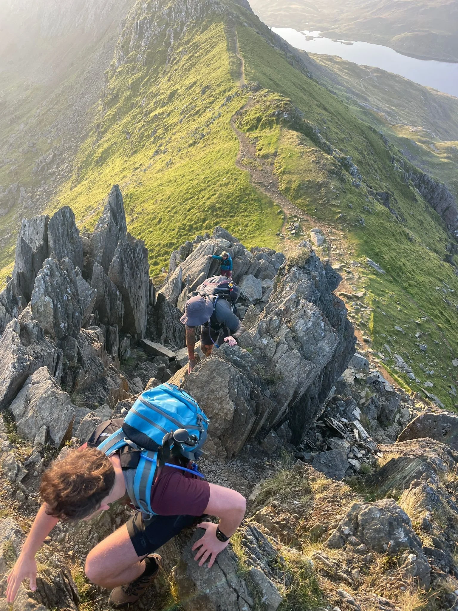 guided scrambling on crib goch snowdon horseshoe yr wyddfa