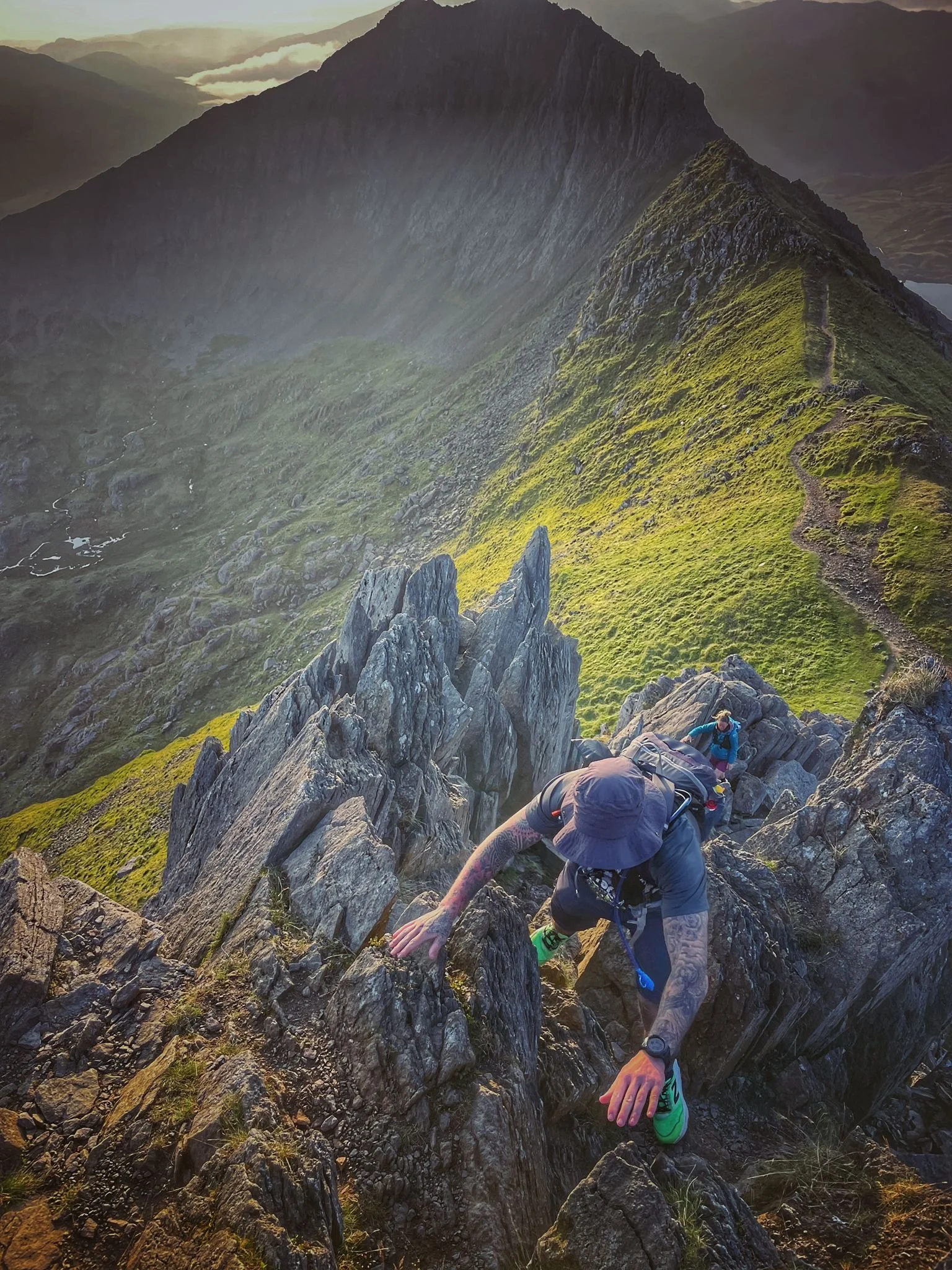 guided scrambling on crib goch snowdon horseshoe yr wyddfa