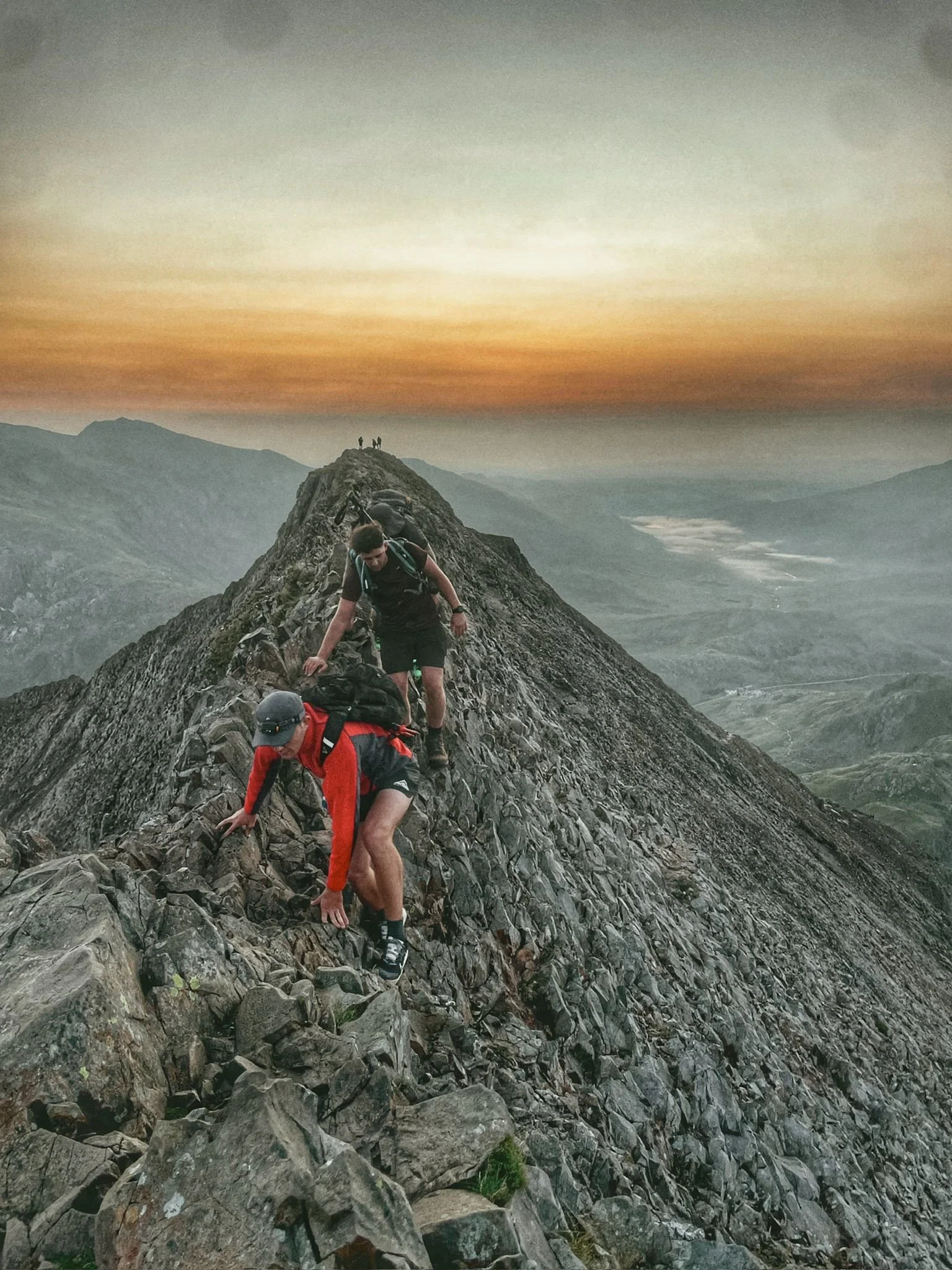 sunrise guided scrambling on crib goch snowdon horseshoe yr wyddfa