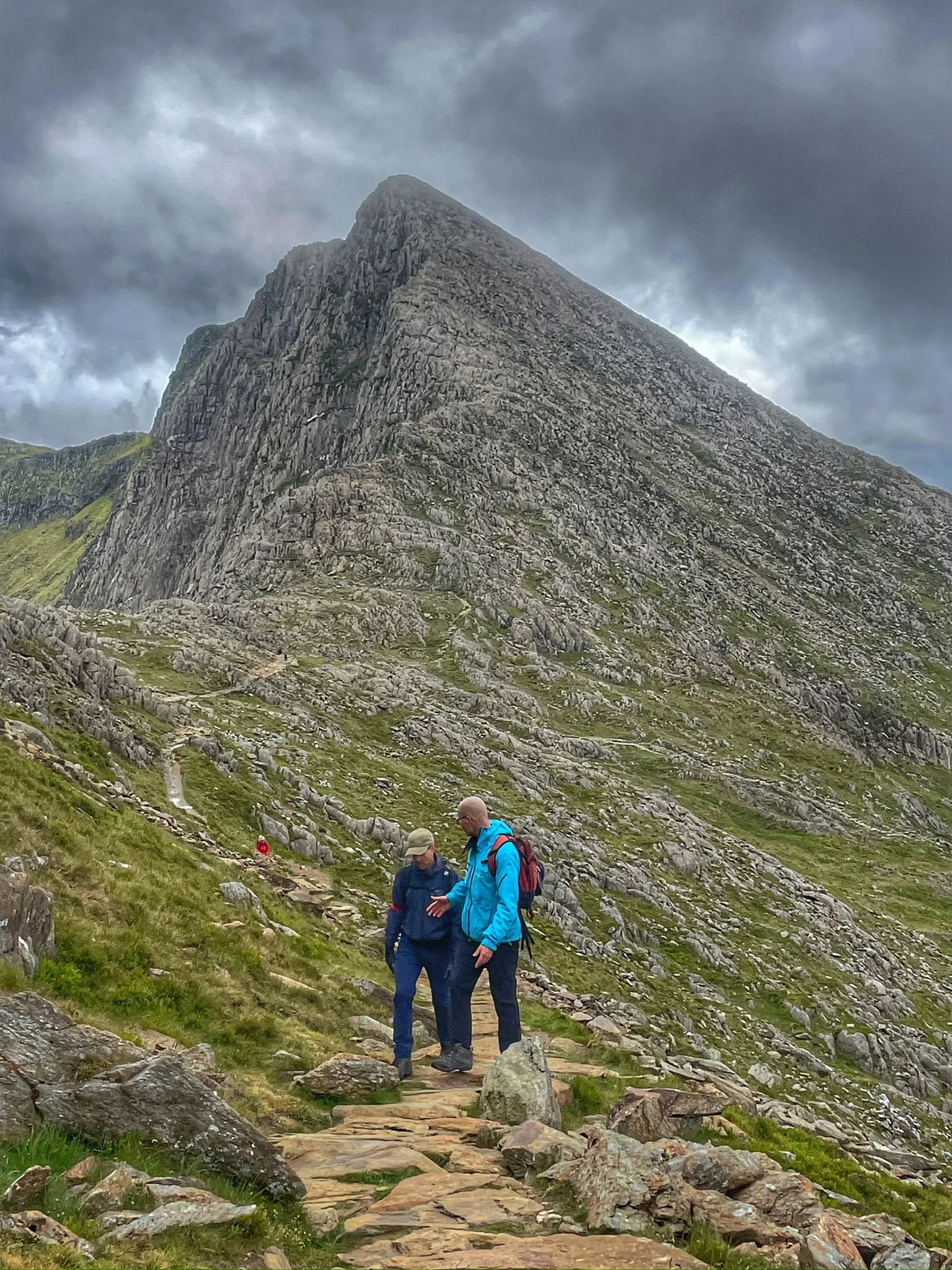 y lliwedd on the snowdon horseshoe guided walk, eryri north wales
