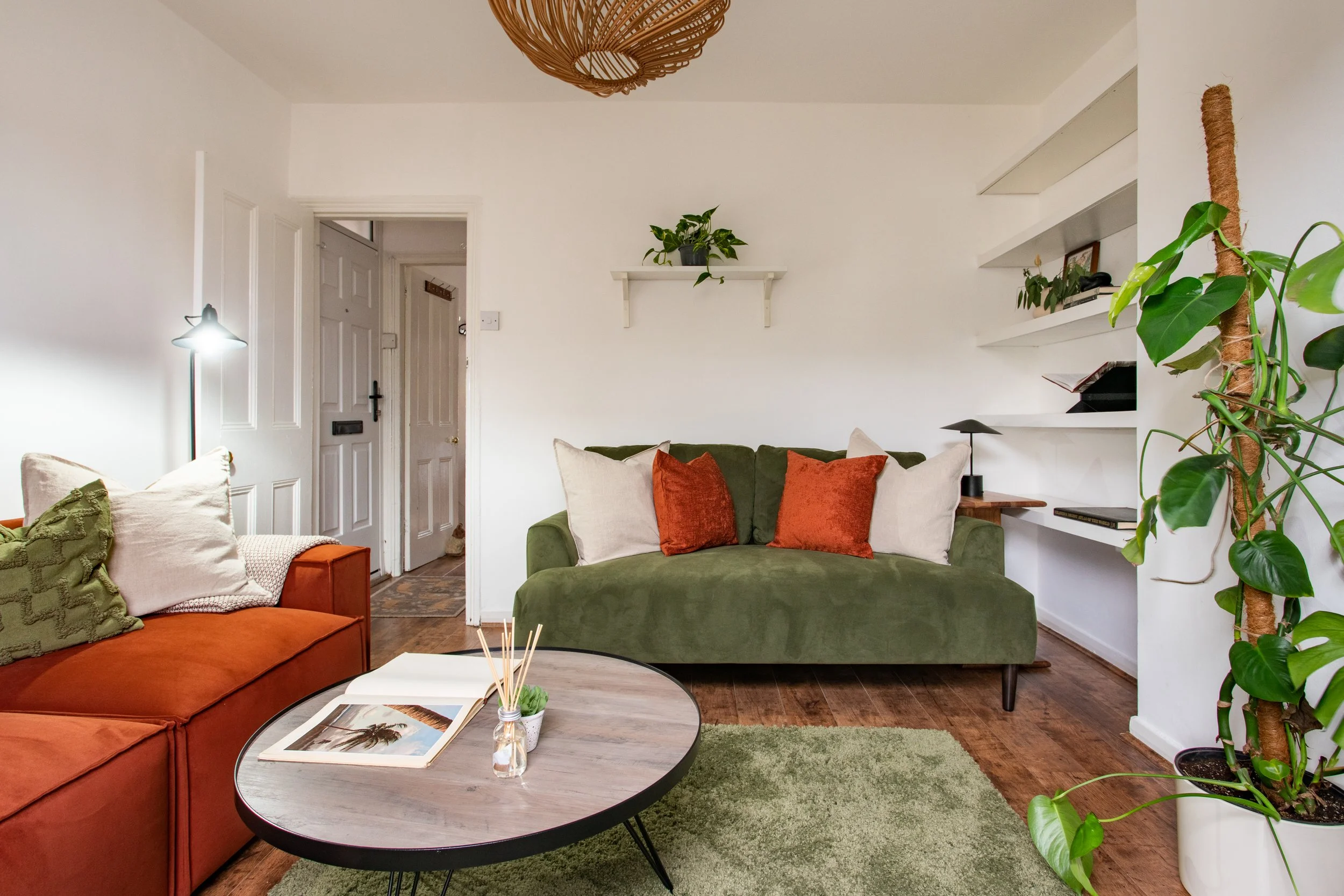 E17 - 22 Byron Road_007_.jpg