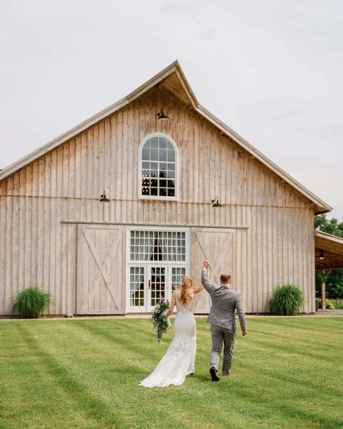 Walking into April like 🥳

Second shooter for @_flashmephoto 

#newyorkweddingphotographer #nyweddingvendor #nyweddingphotographer #nywedding #publishedweddingphotographer #candids #luxuryweddingphotographer #hvproposalphotographer #hvwedding #hvwed