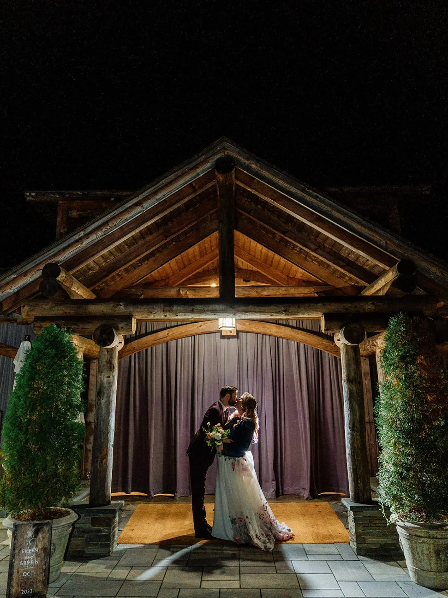 Happy Anniversary Eileen and Griffin! Hard to believe its already been 2 whole years. It was so much fun looking through your gallery again!

Photographer: @juliaannphoto_ny 
Venue: @onteoramountainhouse 
Couple: @eploetz @griffin.thomas.927 

#newyo