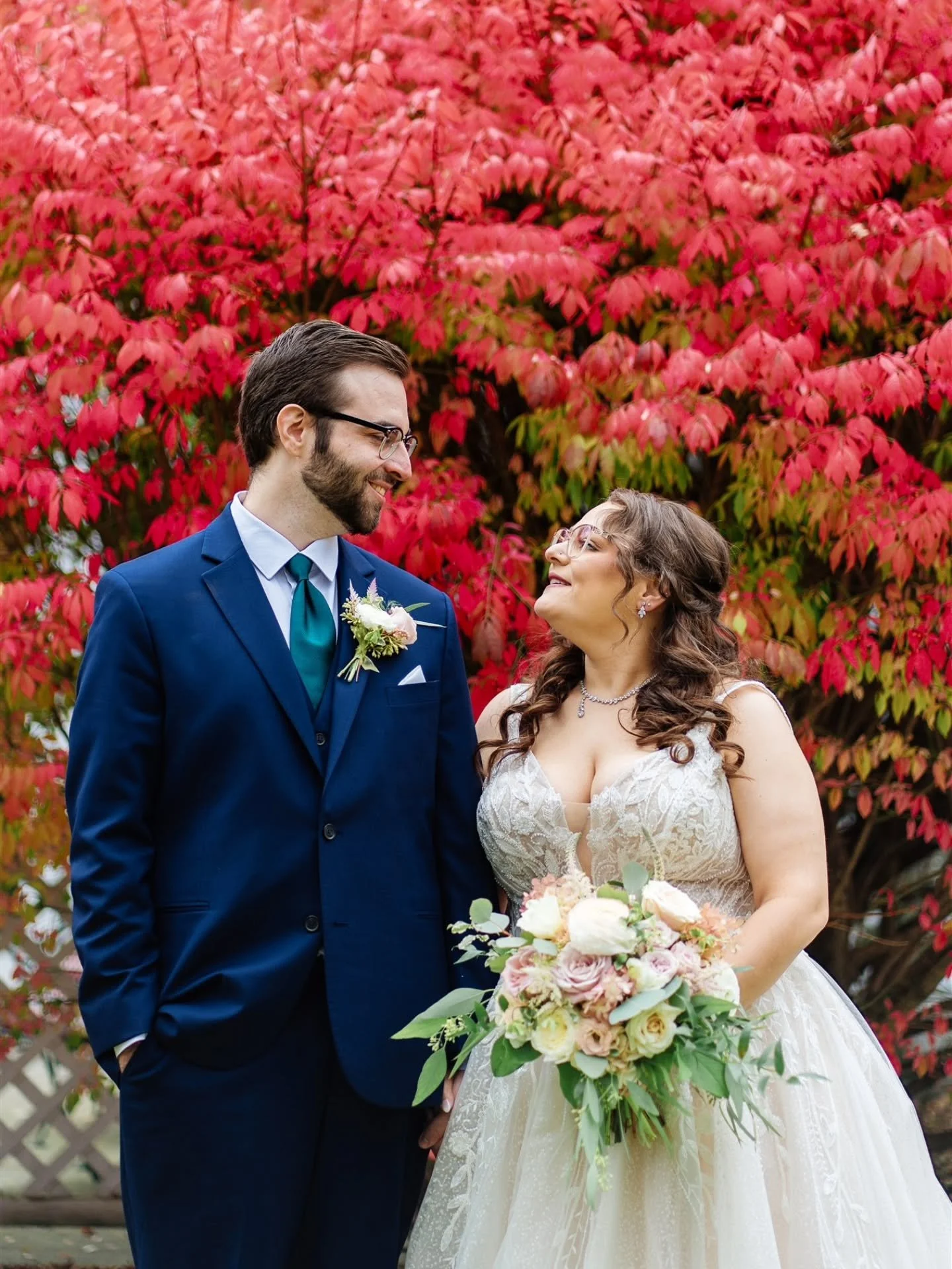 Just slightly obsessed with these colors 😍 

#nyweddingvendor #nyweddingphotographer #hudsonvalleyweddingphotographer

Venue: @curryestate 
Photographer: @juliaannphoto_ny 
Florals: @dejavufloral