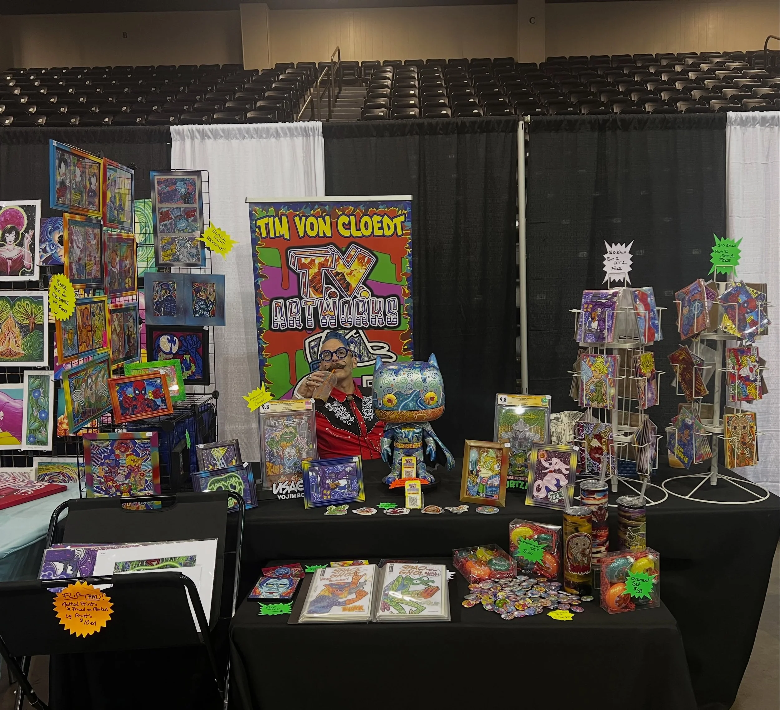 All set up at @siestacon today! Chugging coffee to get going! Come on out, going all day from 10AM-7PM!

#tvartworks #siestacon