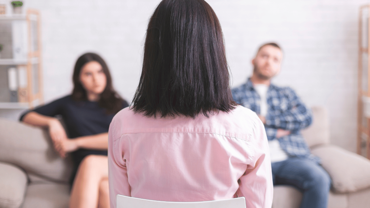 How to Choose the Right Couples Therapist for Resentment?