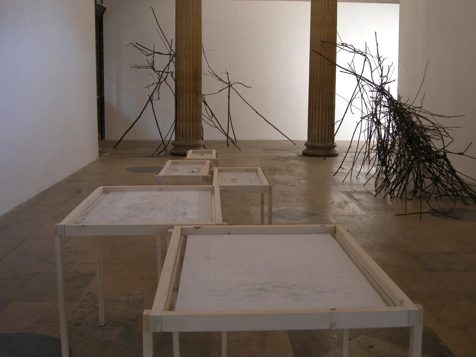  swarm : 2013 diploma show for the Beaux Arts de Paris license (3rd year)  stone and offset lithography on Japanese paper, wood and plexiglass tables, stick installations, hand-span prints, charcoal drawings.  