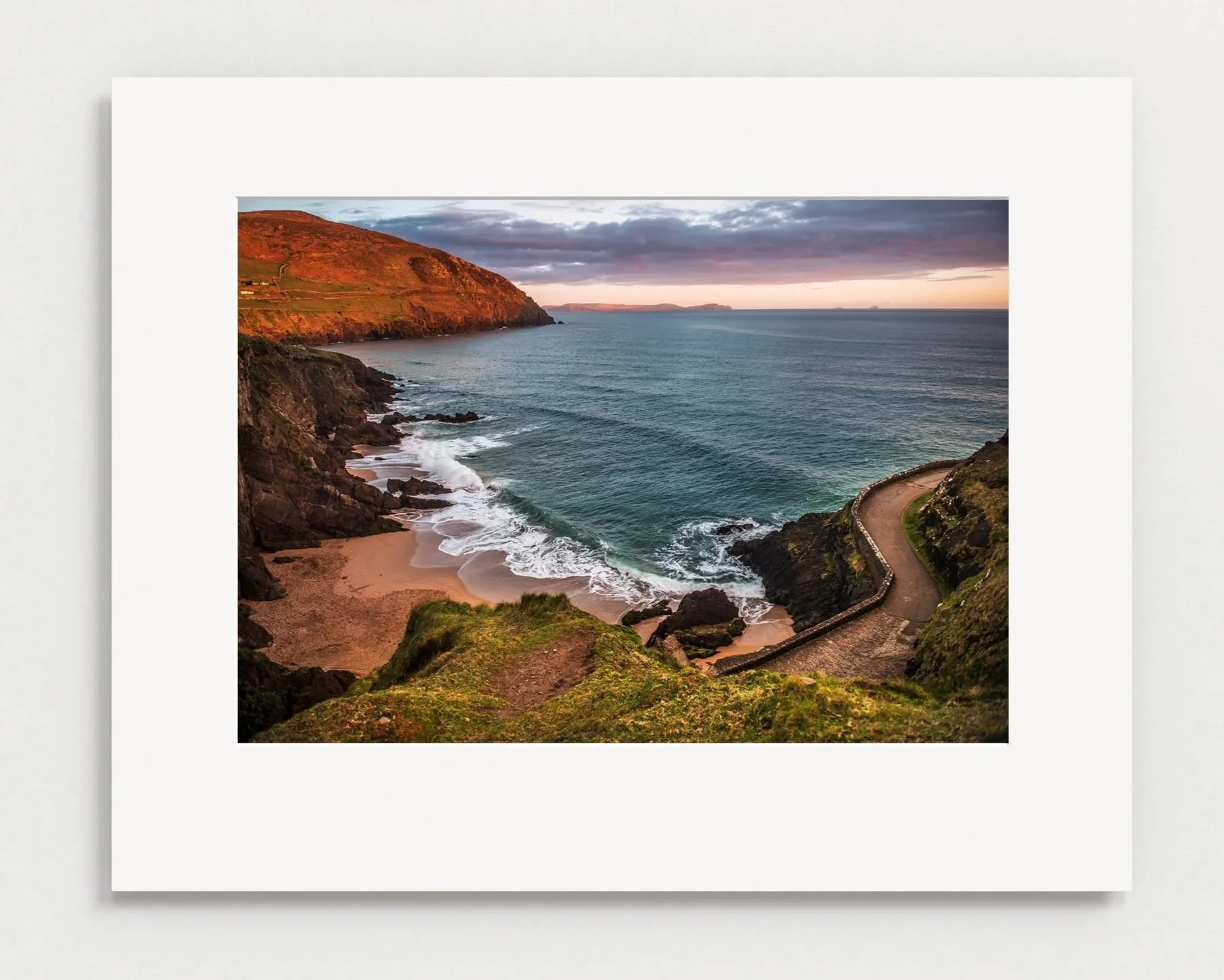 Coumeenoole Beach