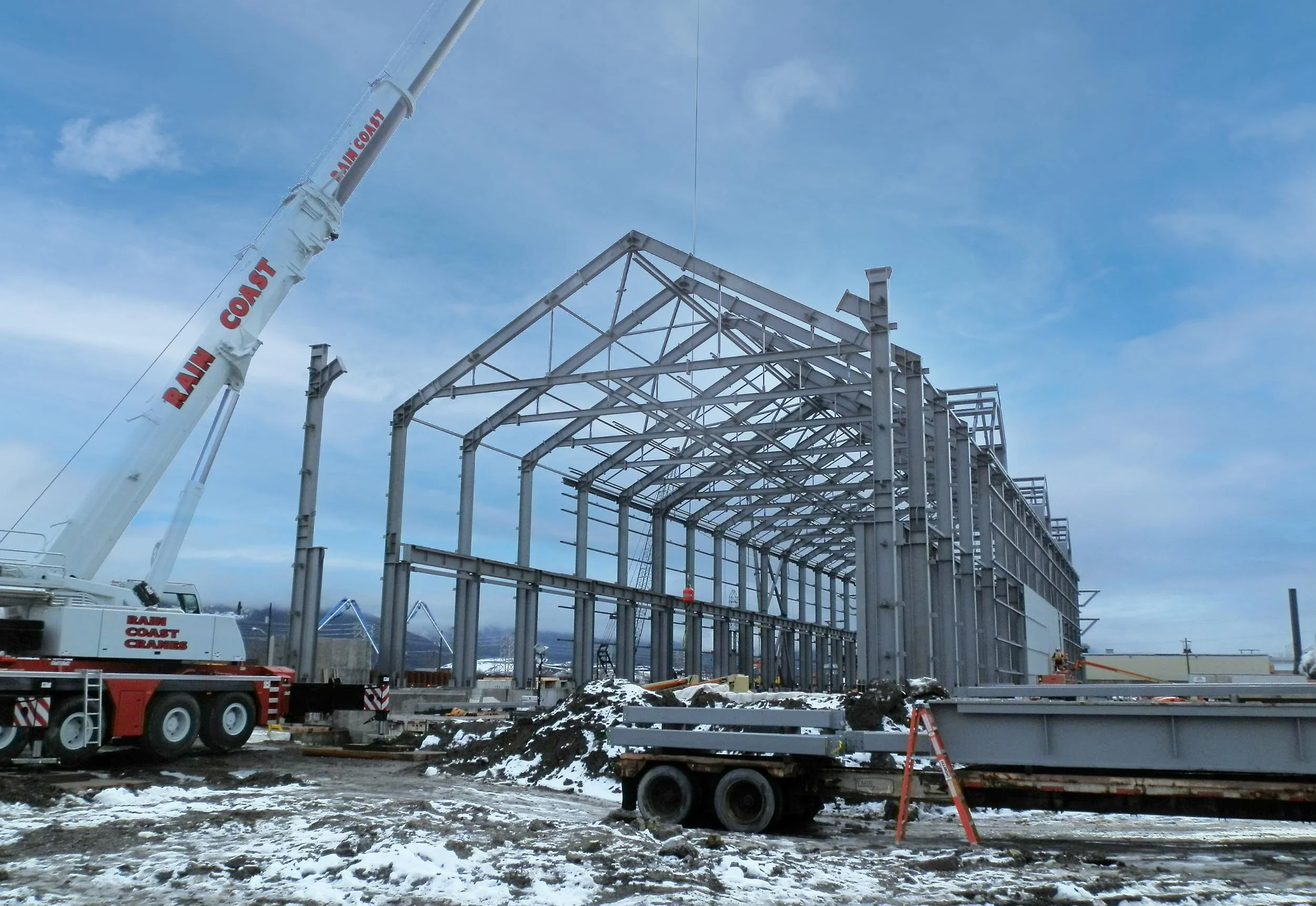  Bâtiment d’acier pour aluminerie  Alcoa  à Kitimat en Colombie Britannique / 825 Tonnes acier peint 