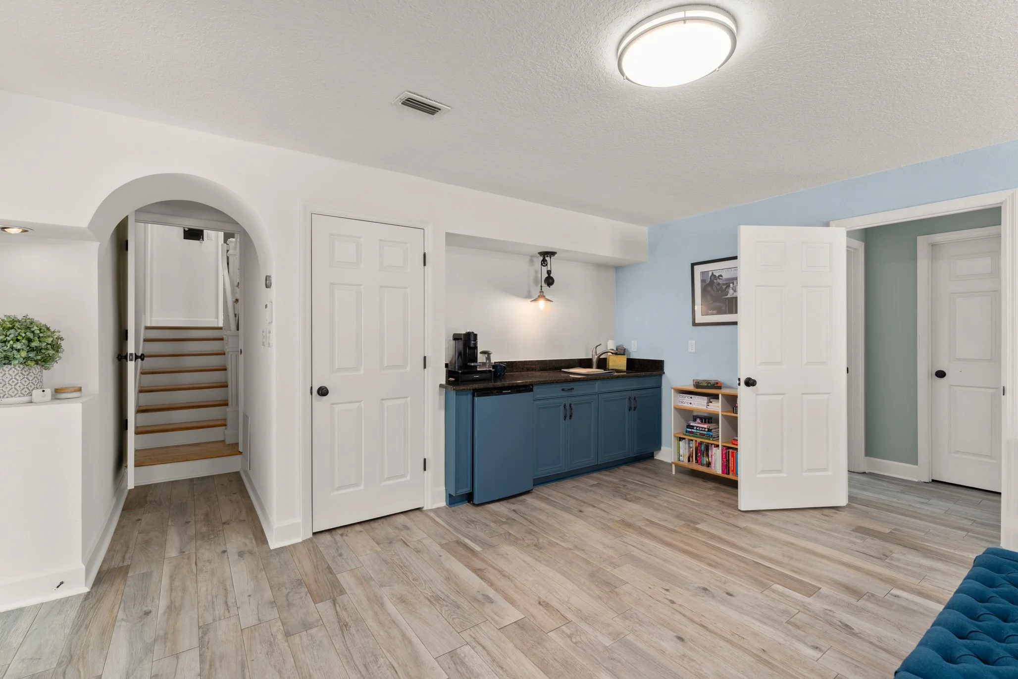 101 Lee St 057.jpg