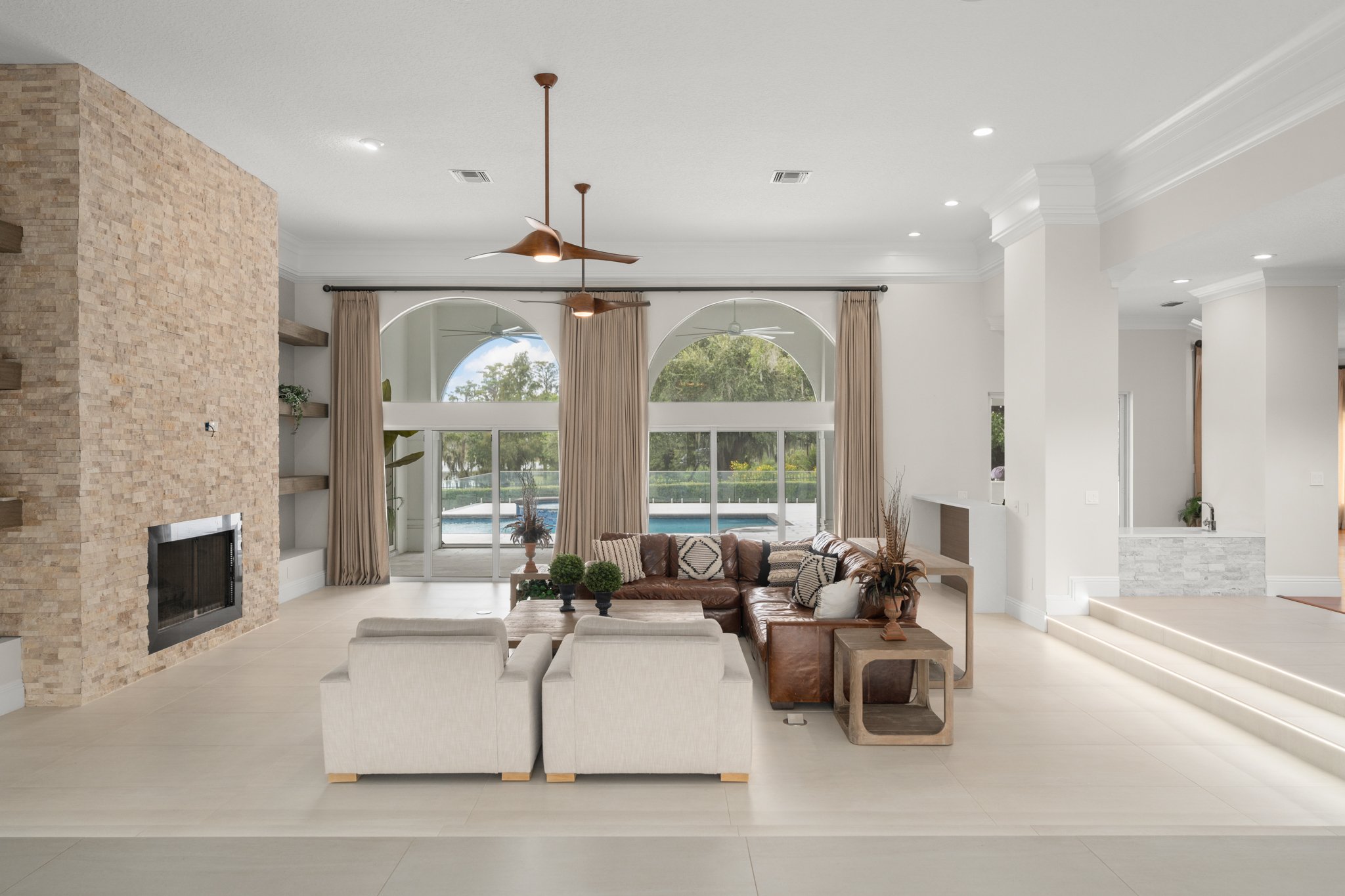 6_9648 McCormick Pl 001.jpg