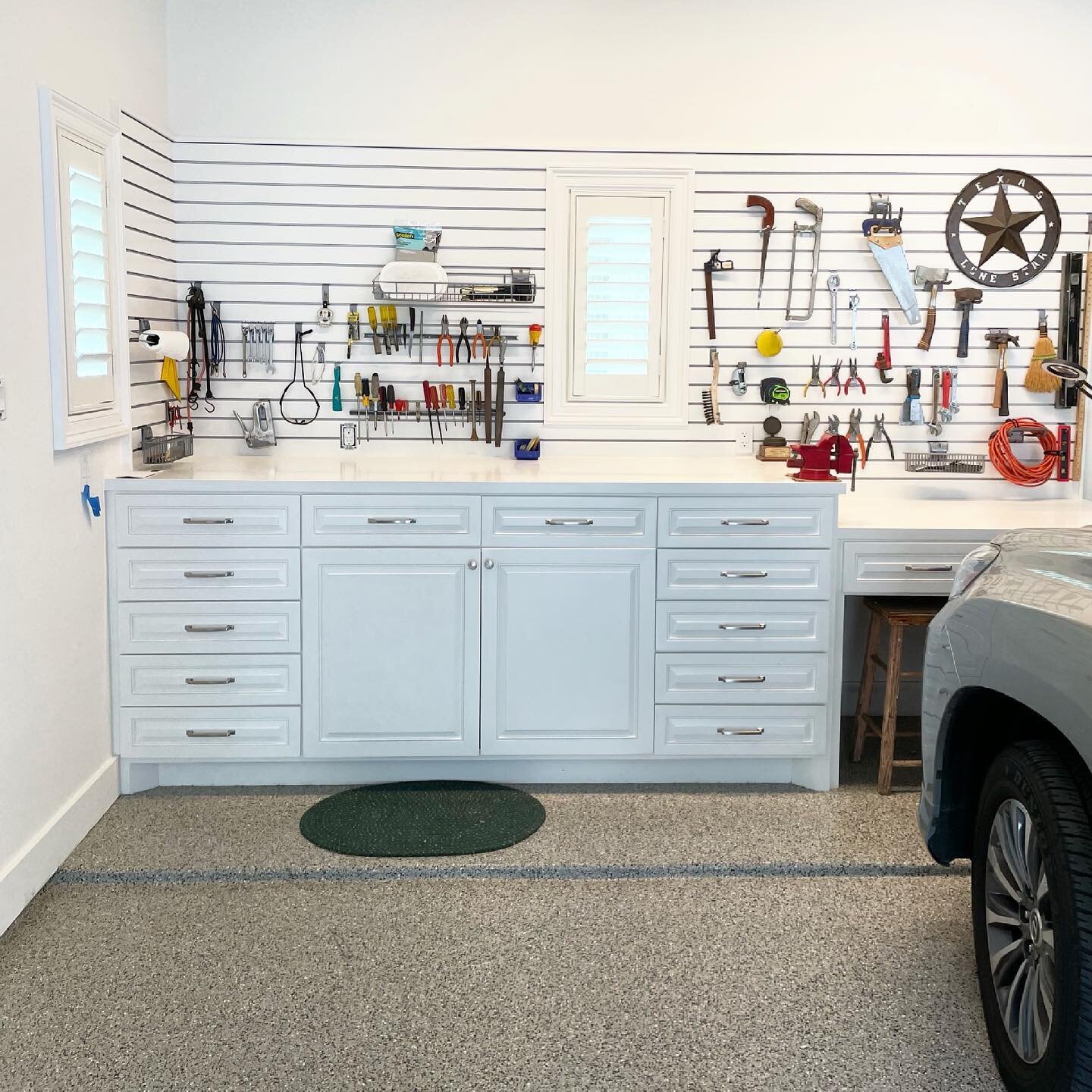 School&rsquo;s out, tools out 🛠! 
.
.
#crosswellorganizing #garage #organization #garageorganization #garagestorage #tools #slatwall
