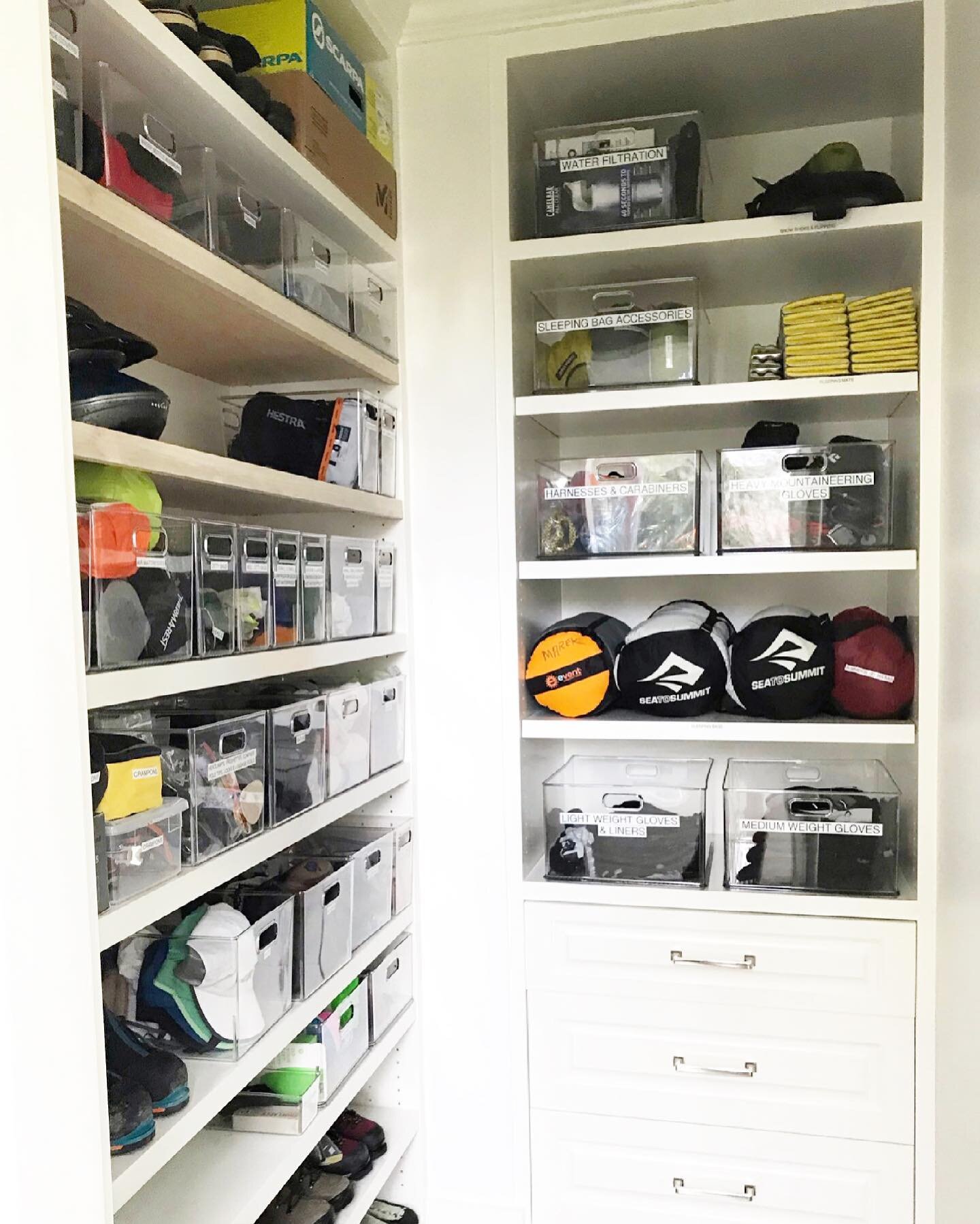 An outdoorsman&rsquo;s dream!
From gloves🧤to hiking boots 🥾 this closet&rsquo;s got ya covered ⛰!
.
.
#crosswellorganizing #professionalorganizer #organizer #outdoors #outdoorsman #gloves #boots #hikingboots #hiking #mountains #colorado