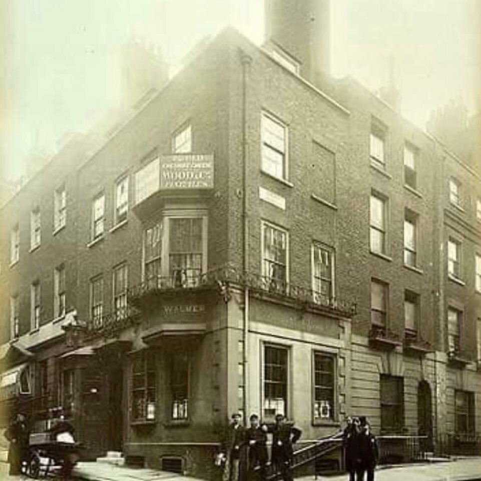 William Butler Yeats was only known to have visited two Public Houses (1) Toners Pub, Baggot Street, Dublin and (2) Cheshire Cheese Pub, Surrey Road, London
.
Anyone had the pleasure of attending both also?