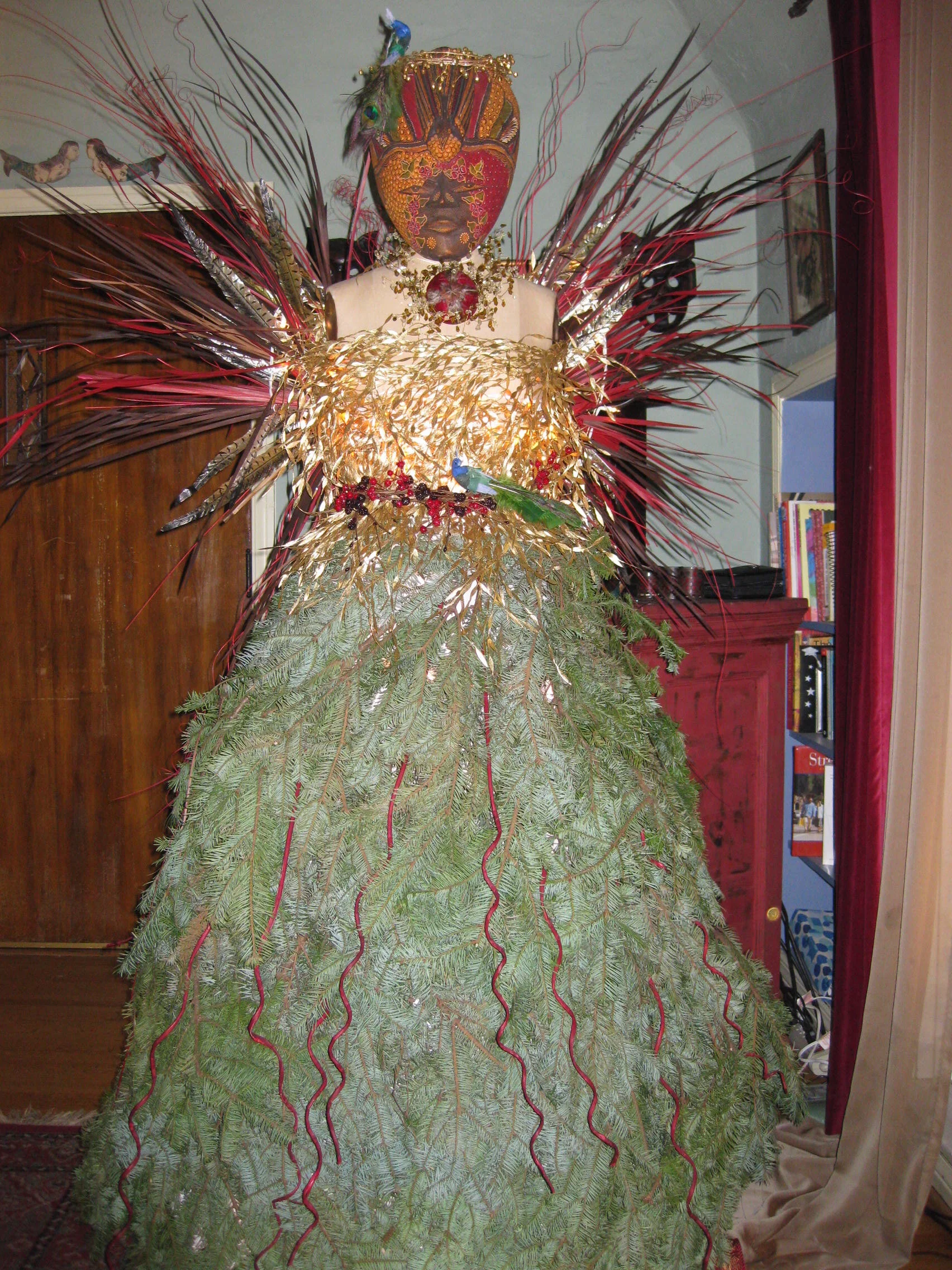 marks's b-day and x-mas tree 004.JPG