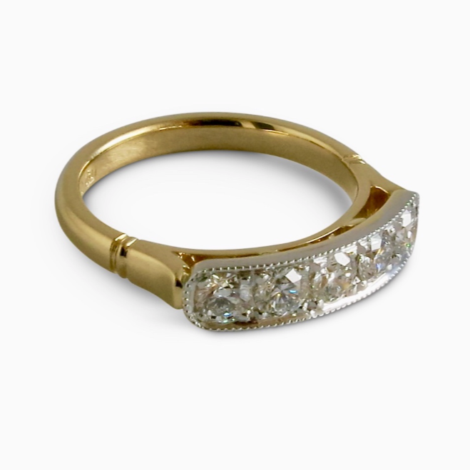 five-diamond-antique-style-gold-ring-australian-made-side-view-2.png