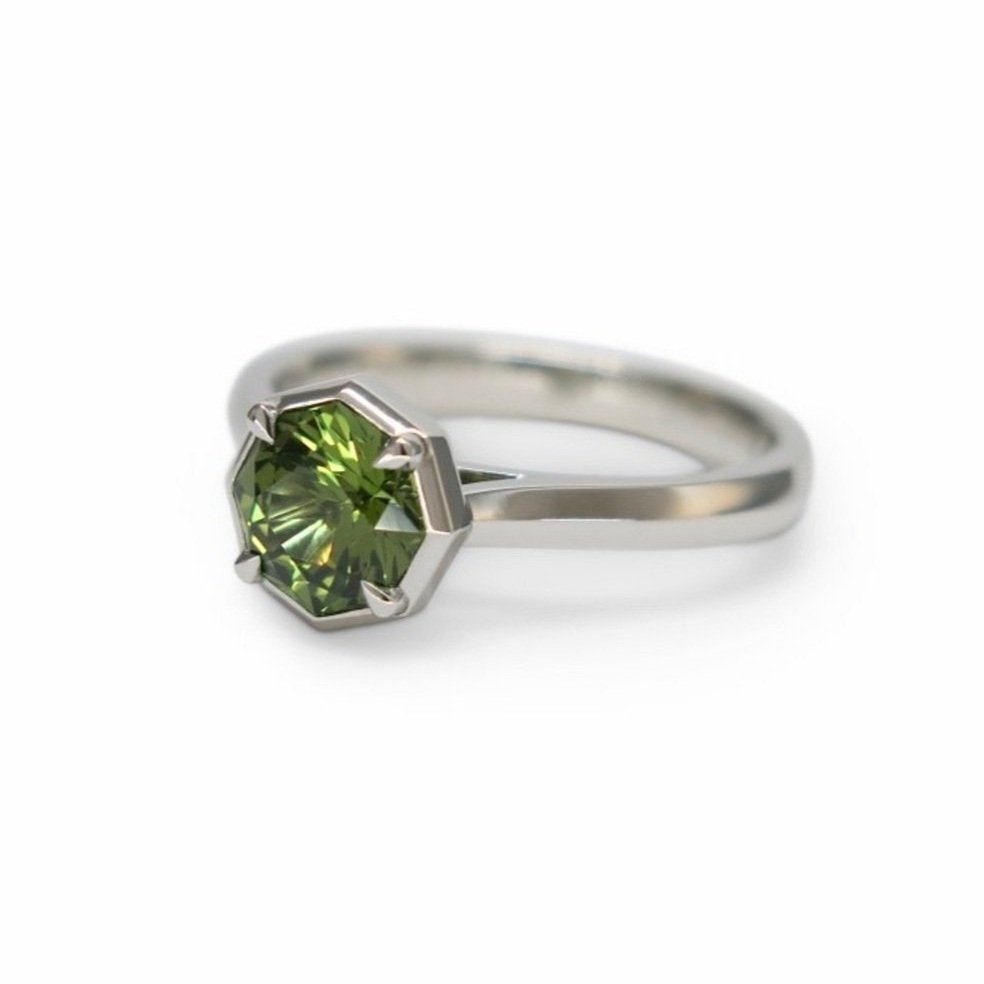 australian-green-octagon-sapphire-ring-platinum2.jpg