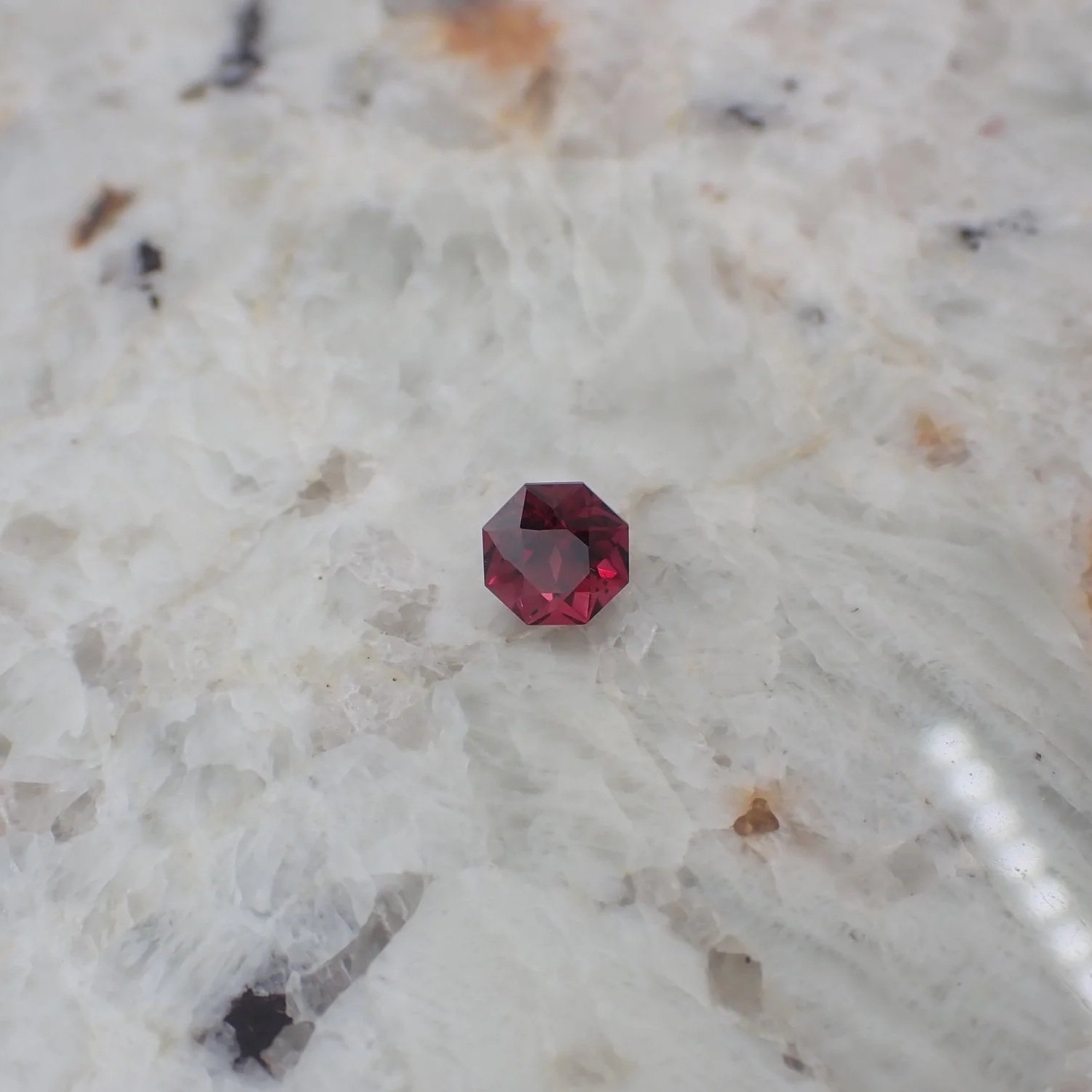 octagonal_red_garnet1.jpg