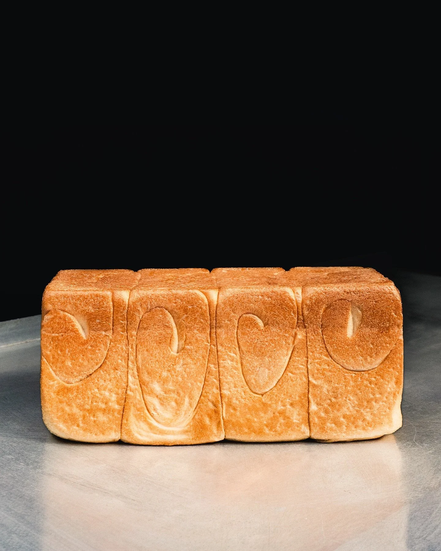 SHE’S BACK!
Panadera Loaf 🍞
Fresh on the counter, limited amounts available, first come first serve.
Soho only (For now)