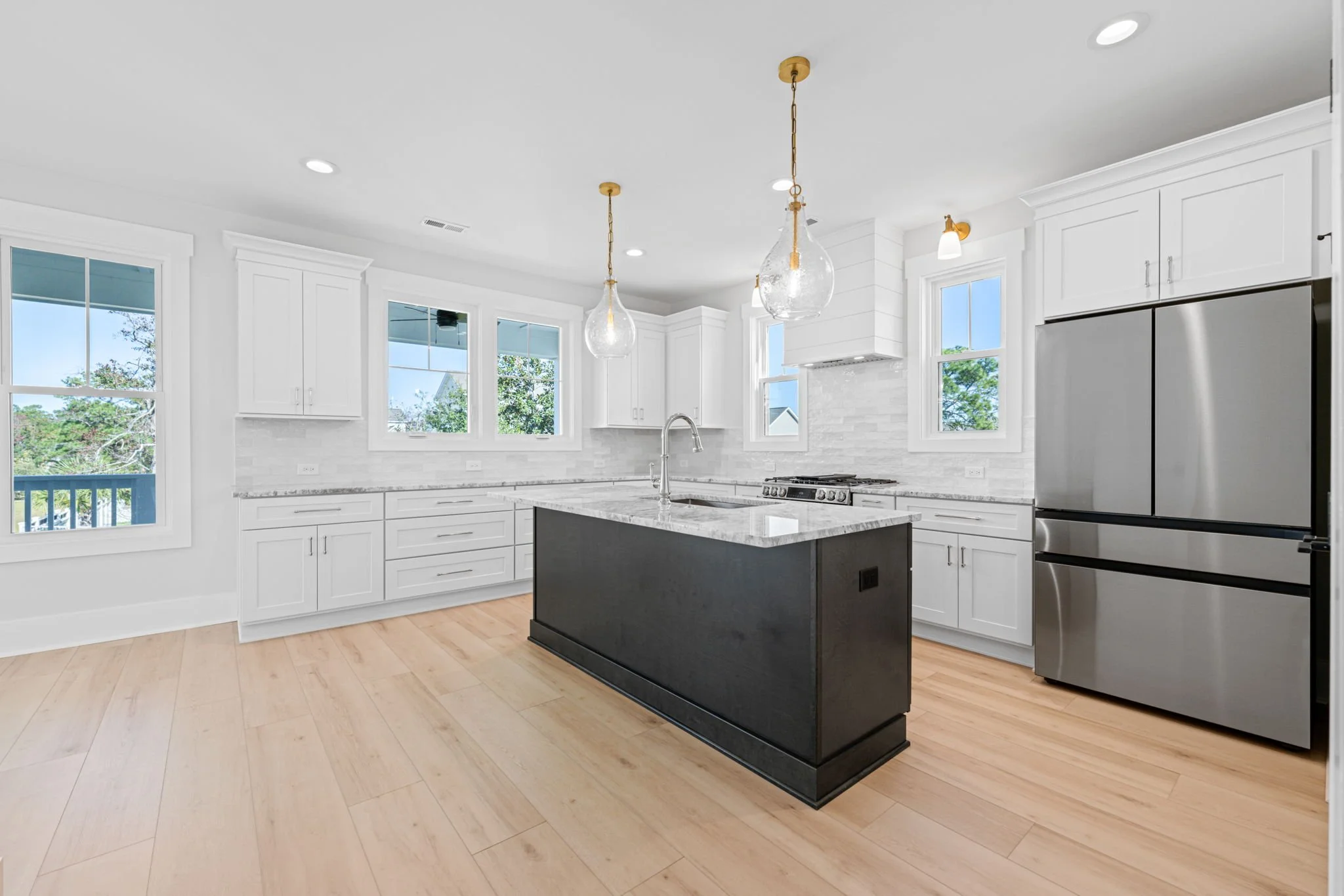 18-web-or-mls-410 Goldsboro - 18.jpg