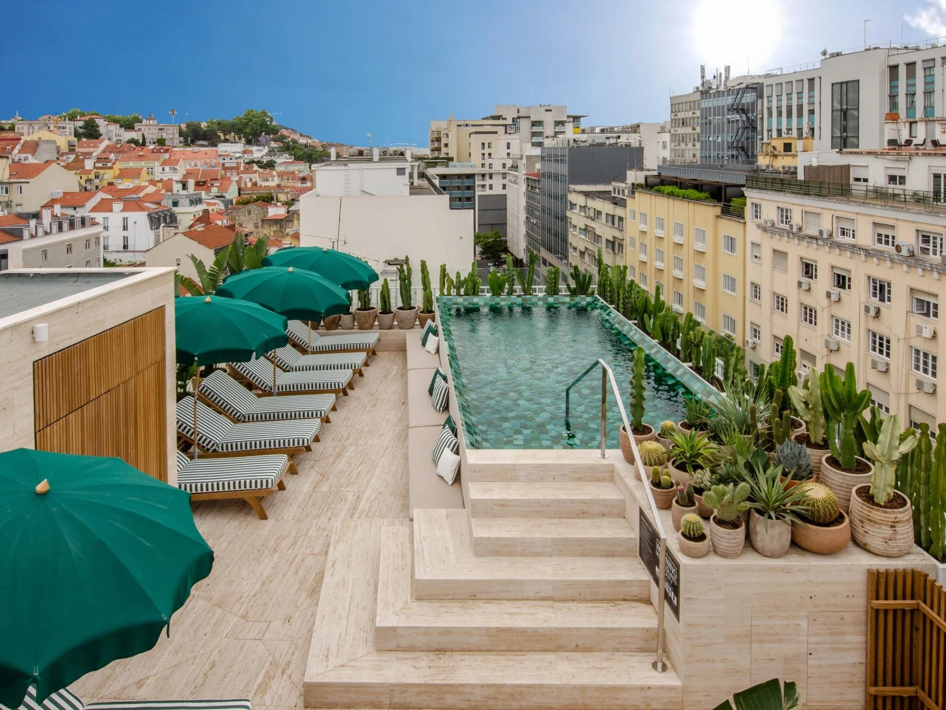 Brown Avenue Hotel_1.jpg