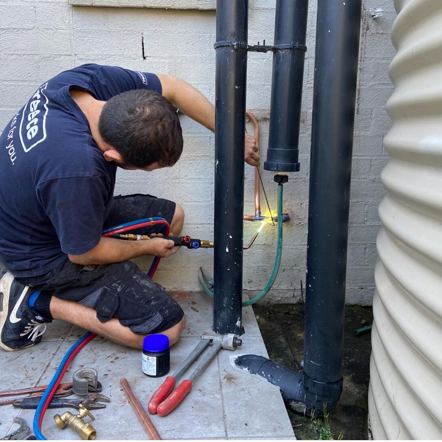 Gas Relocation and
 Rainwater Tank Repair |  Residential Home | Claremont Meadows, NSW

This customer called us to complete work in their home at Claremont Meadows, NSW. This project included repairing a faulty rain bank and pump on their rainwater t